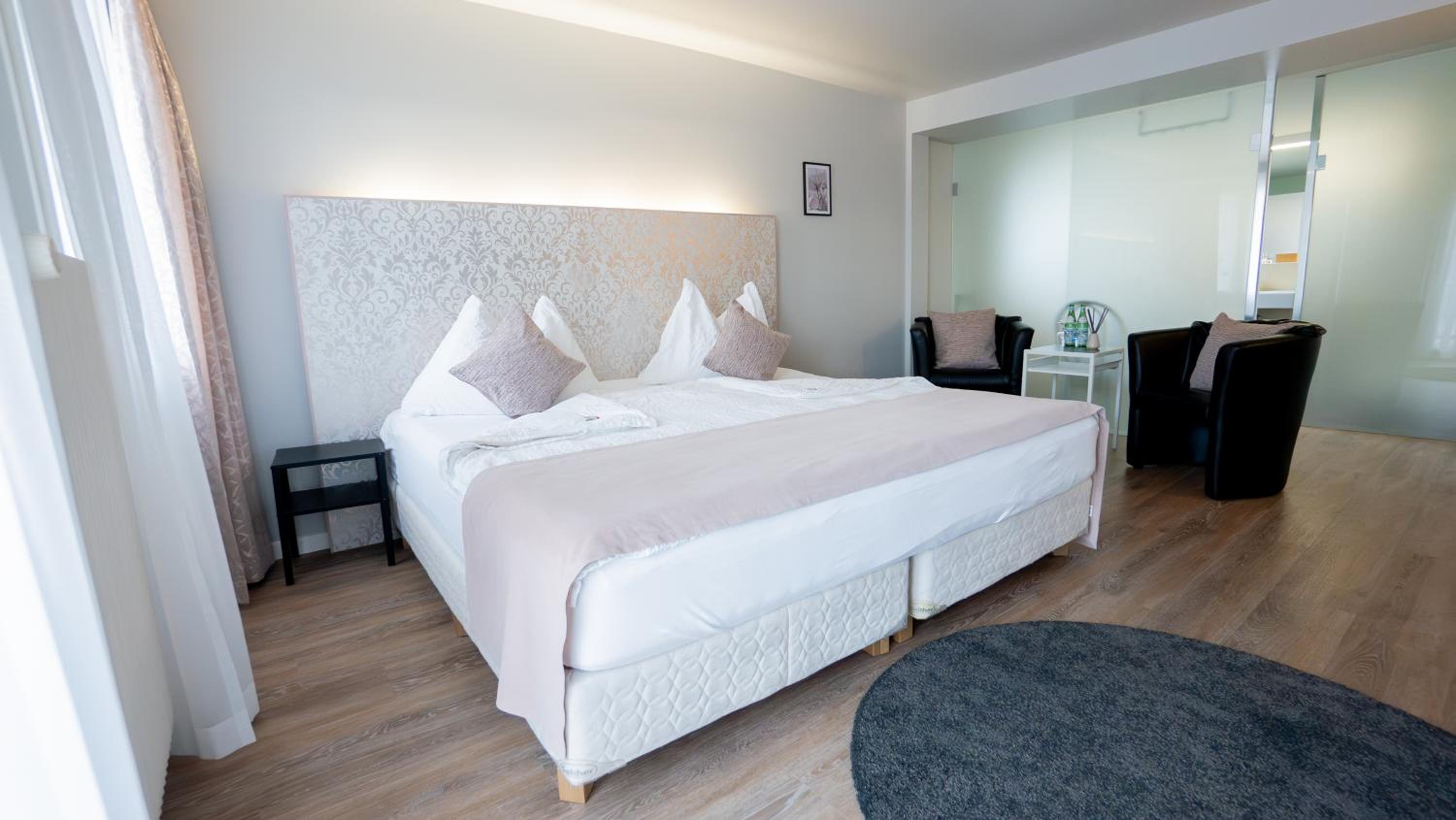 Double Room - Photo 16