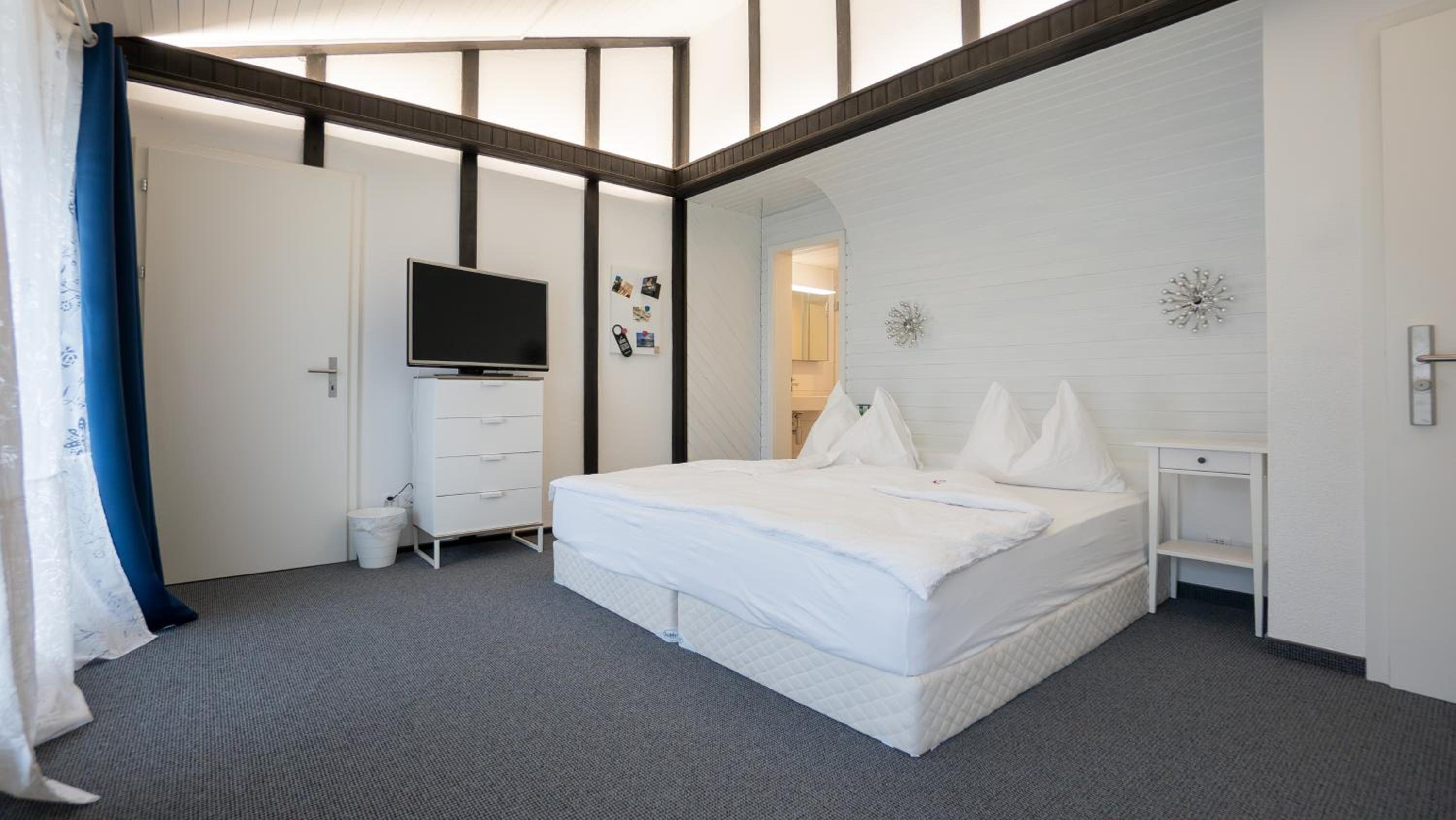Double Room - Photo 13