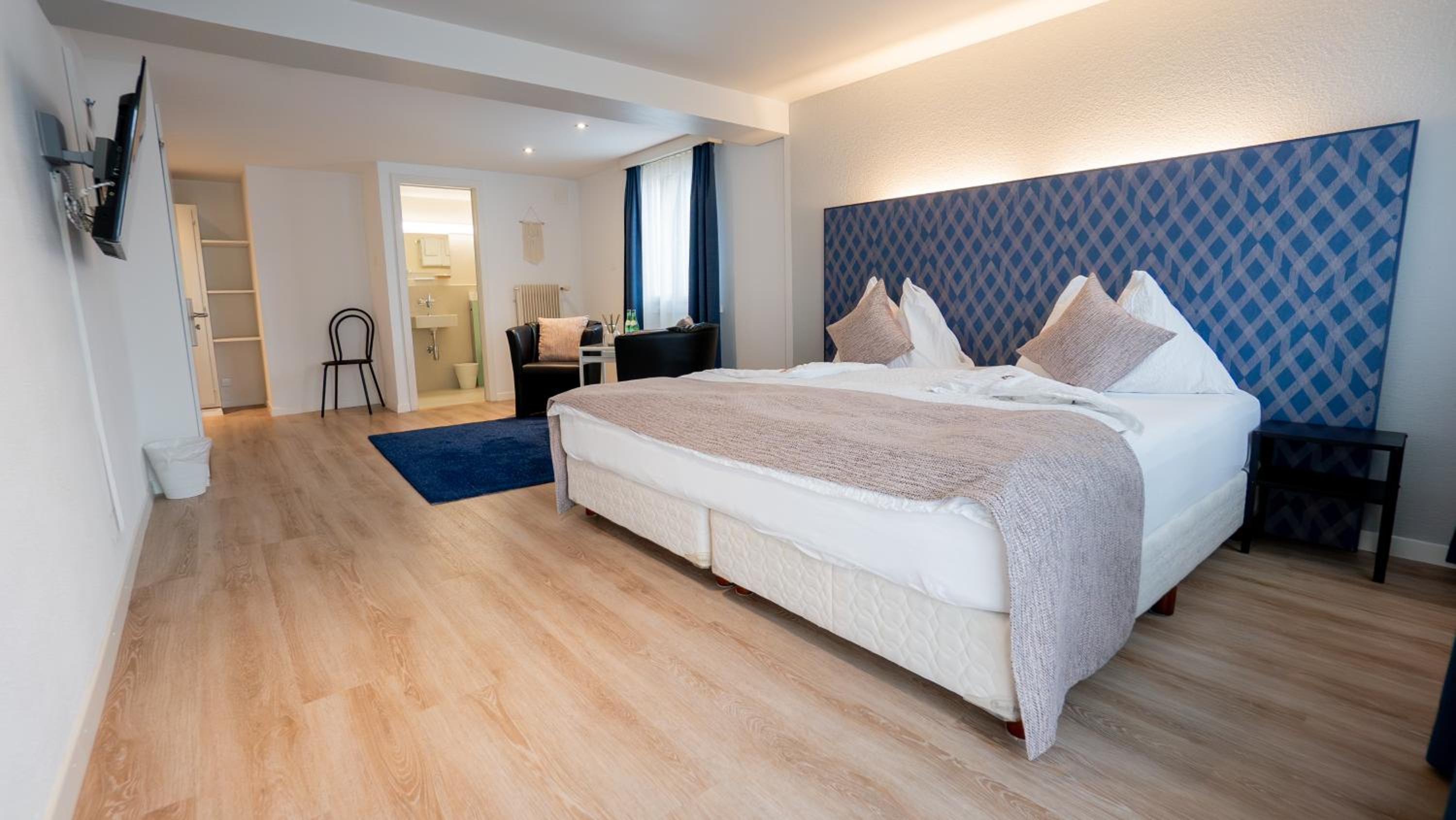 Double Room - Photo 18