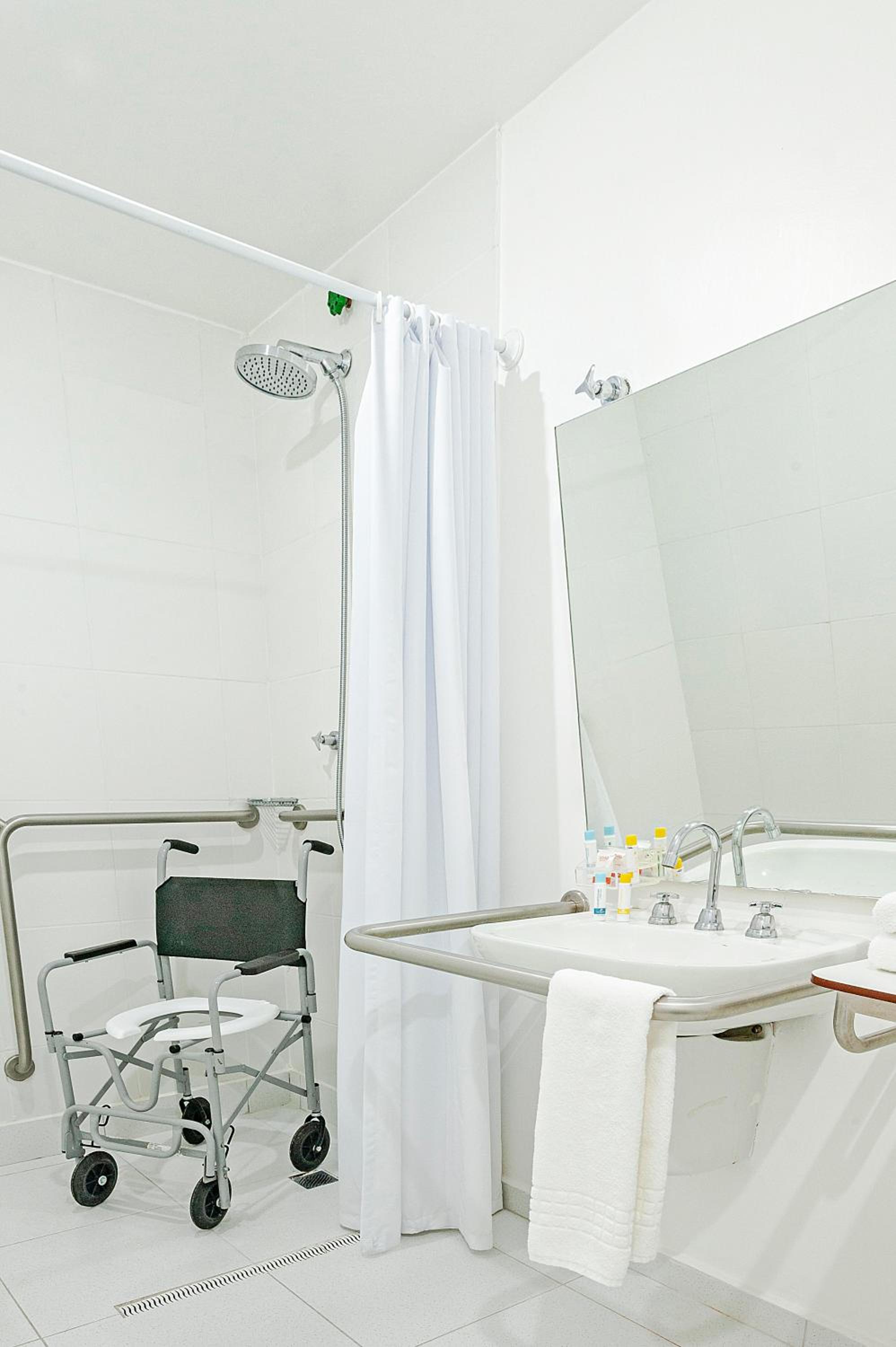 Double Room - Disability Access - Photo 2