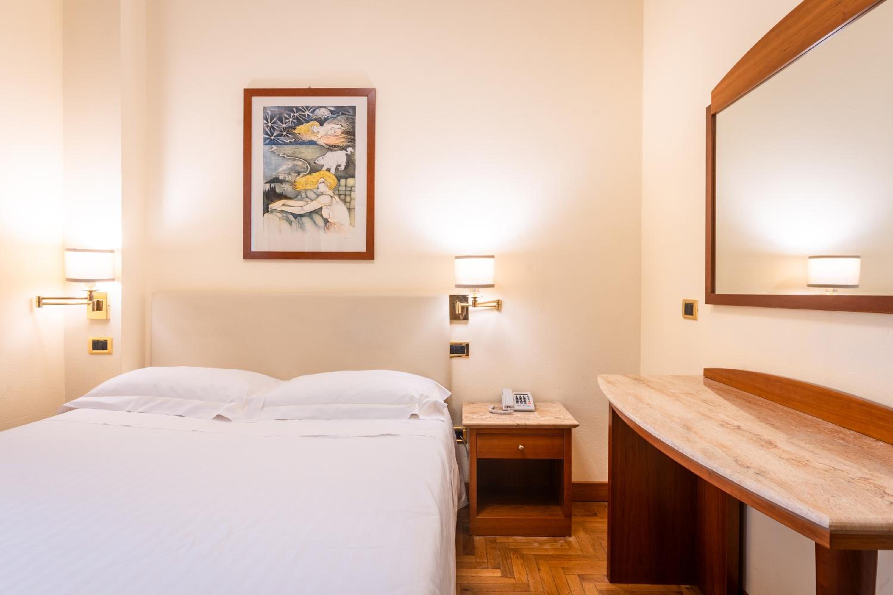 Economy Double Room photo 2