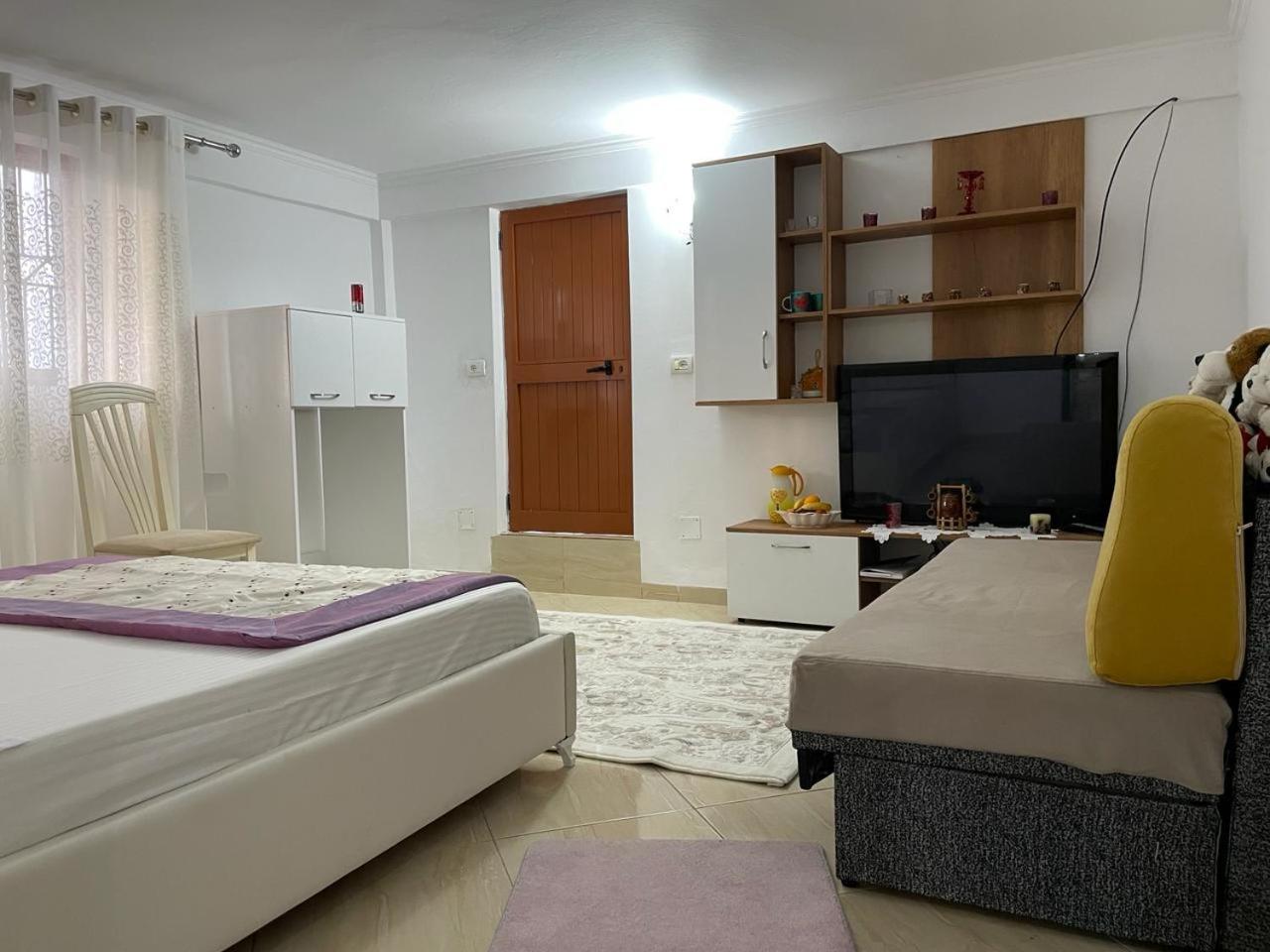Large Double Room photo 2