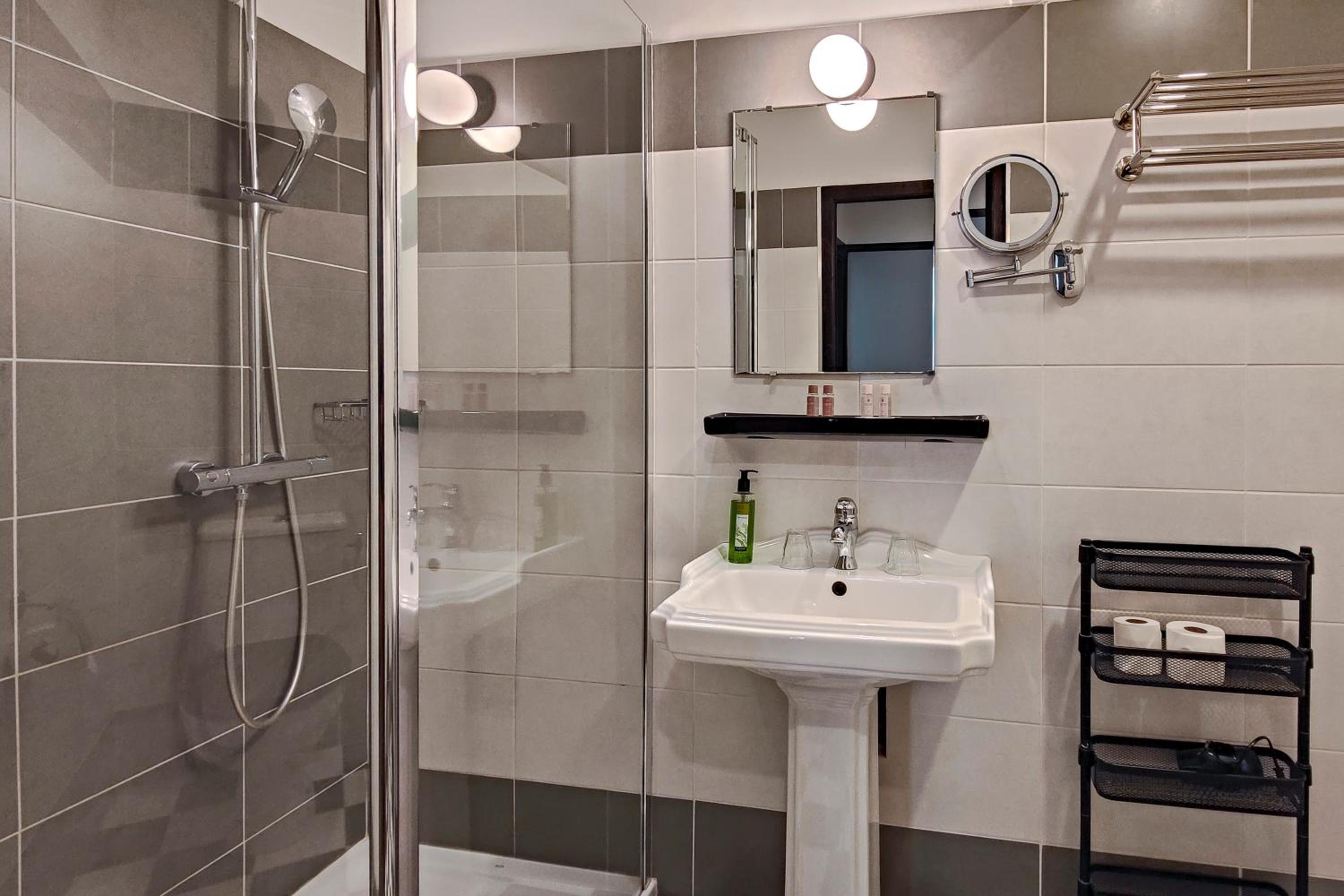 Superior Room - Photo 18