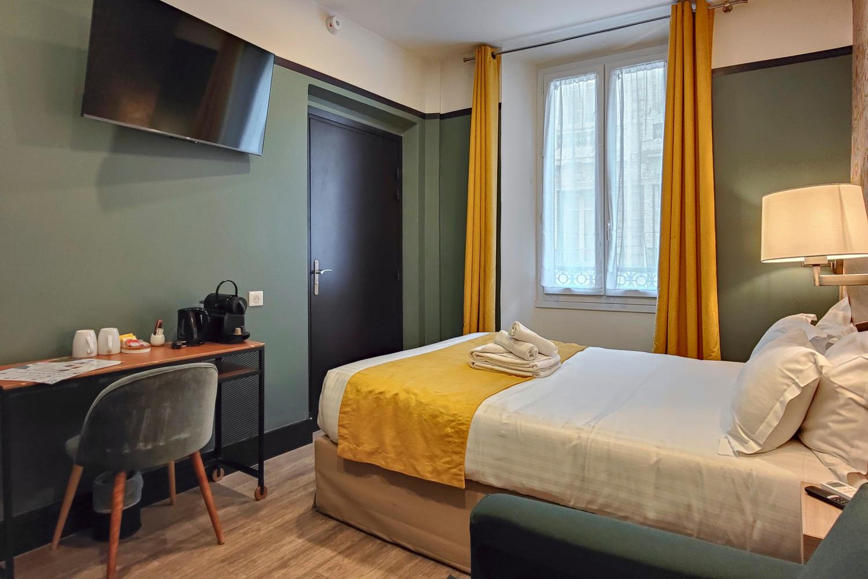 Superior Room - Photo 26