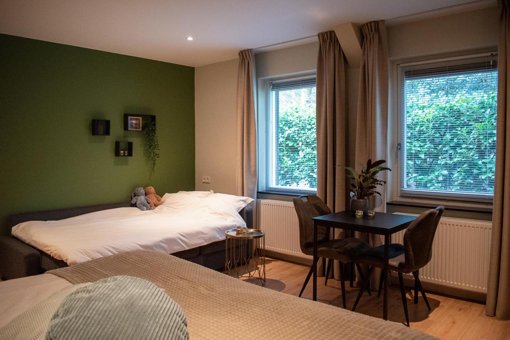 Quadruple Room with Private Bathroom - Photo 3