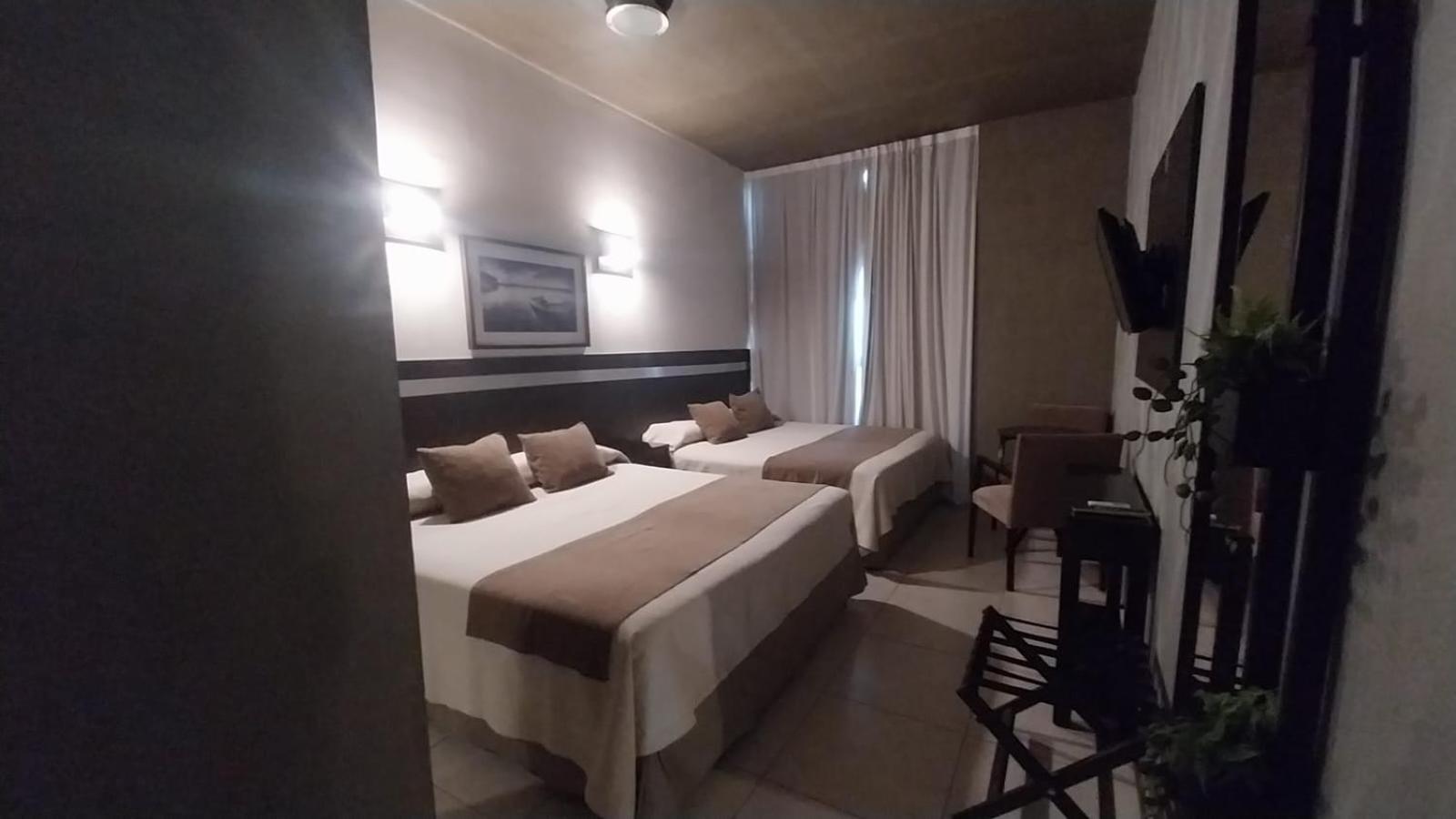 Standard Queen Room with Two Queen Beds photo 3
