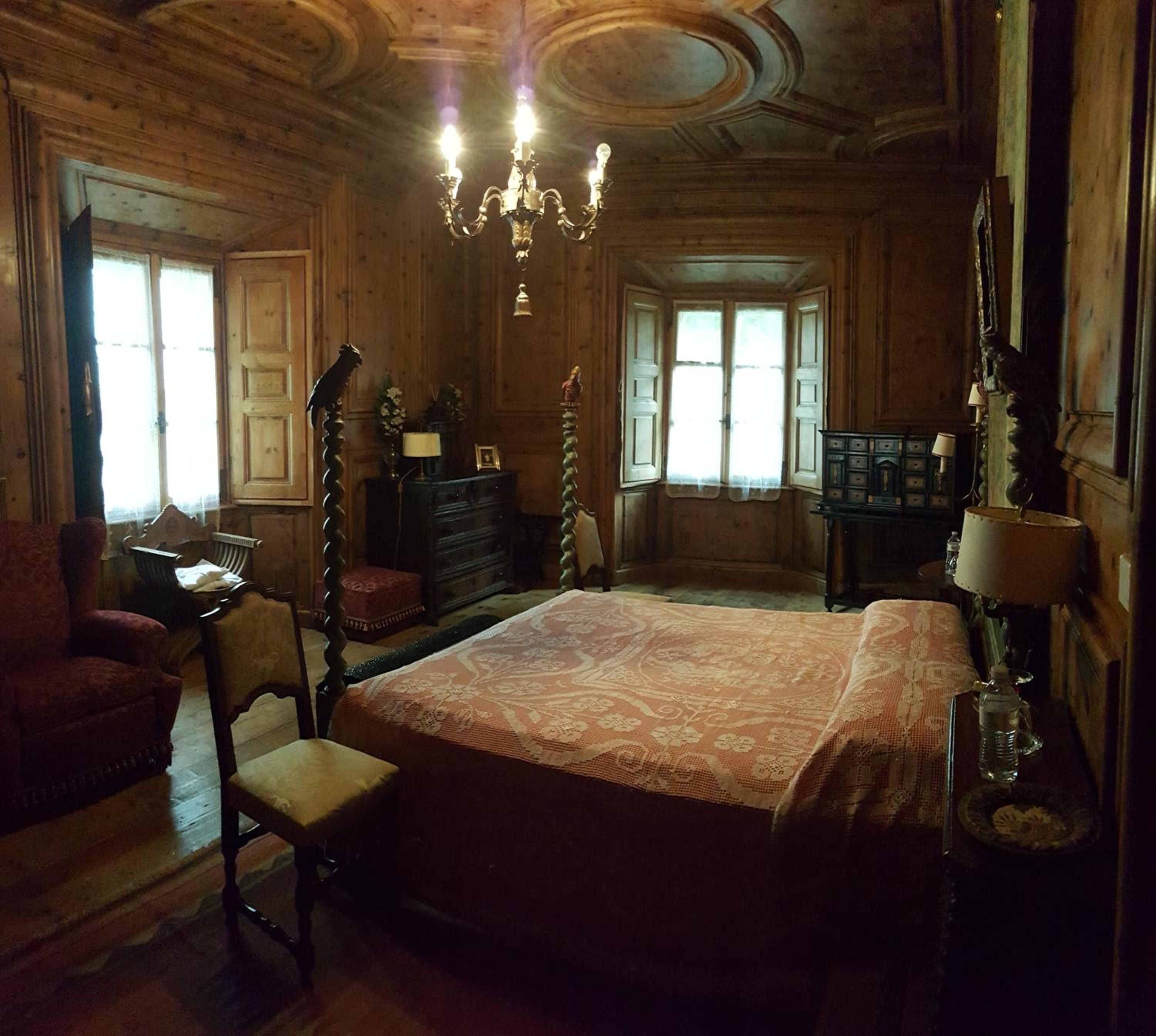 Deluxe King Suite - Photo 8