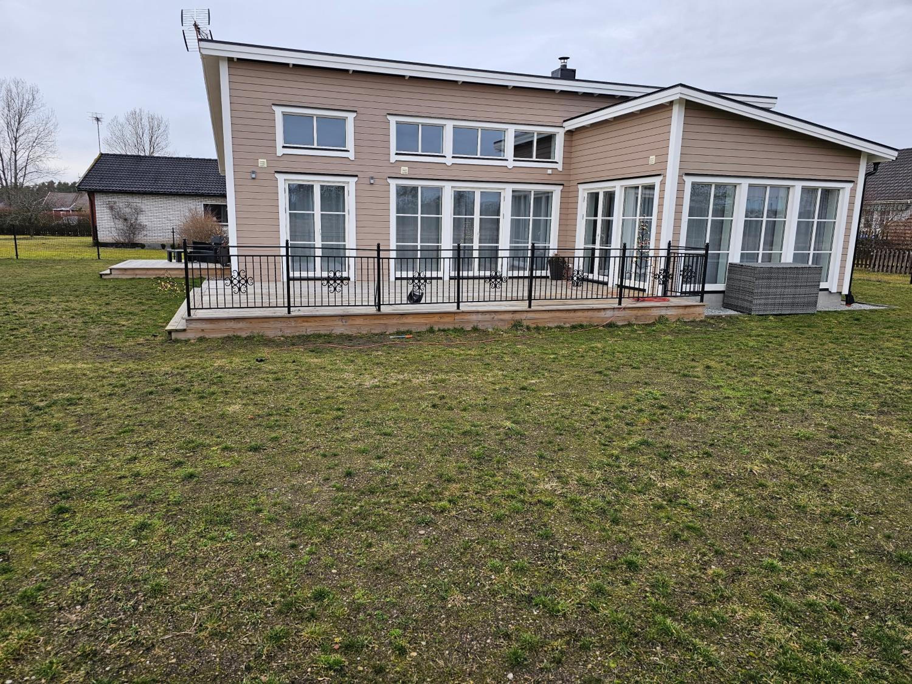 Two-Bedroom House photo 2
