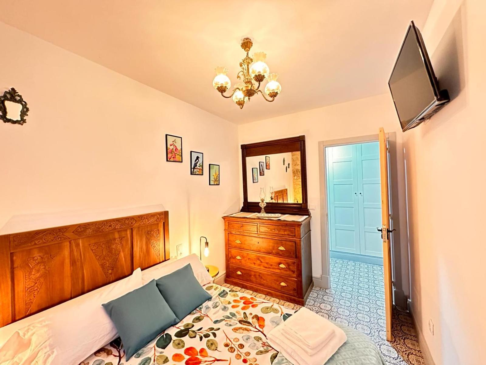 Double Room with Shared Bathroom