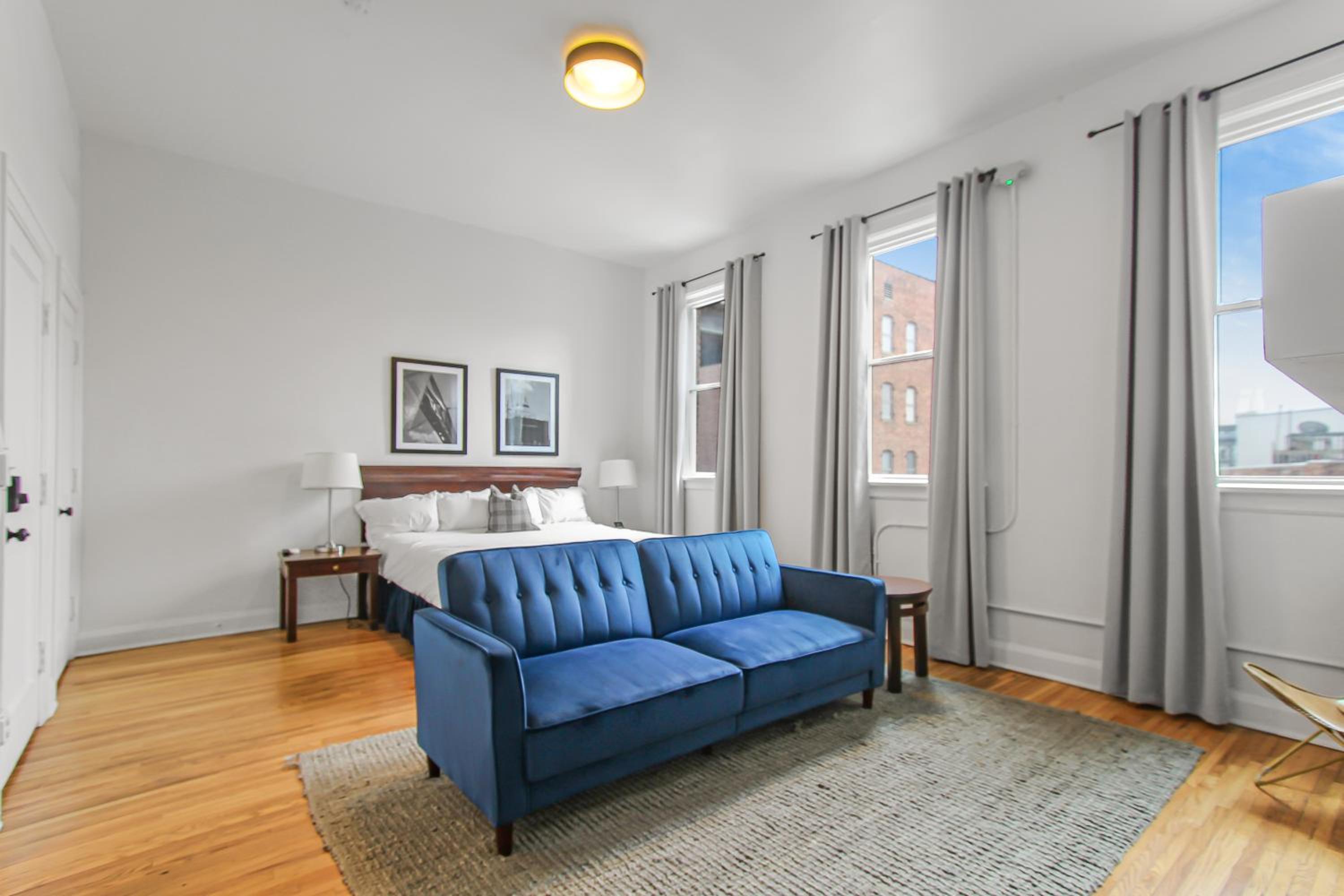 Apartment photo 2