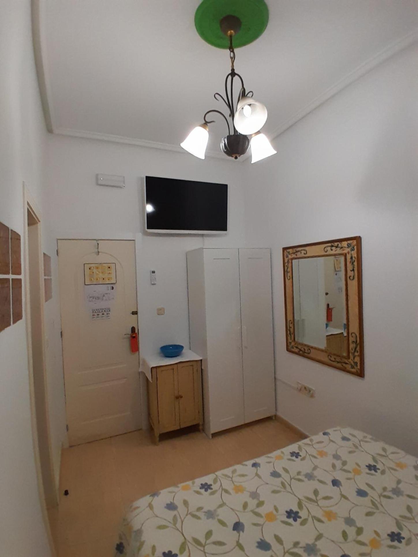 Double or Twin Room - Photo 2