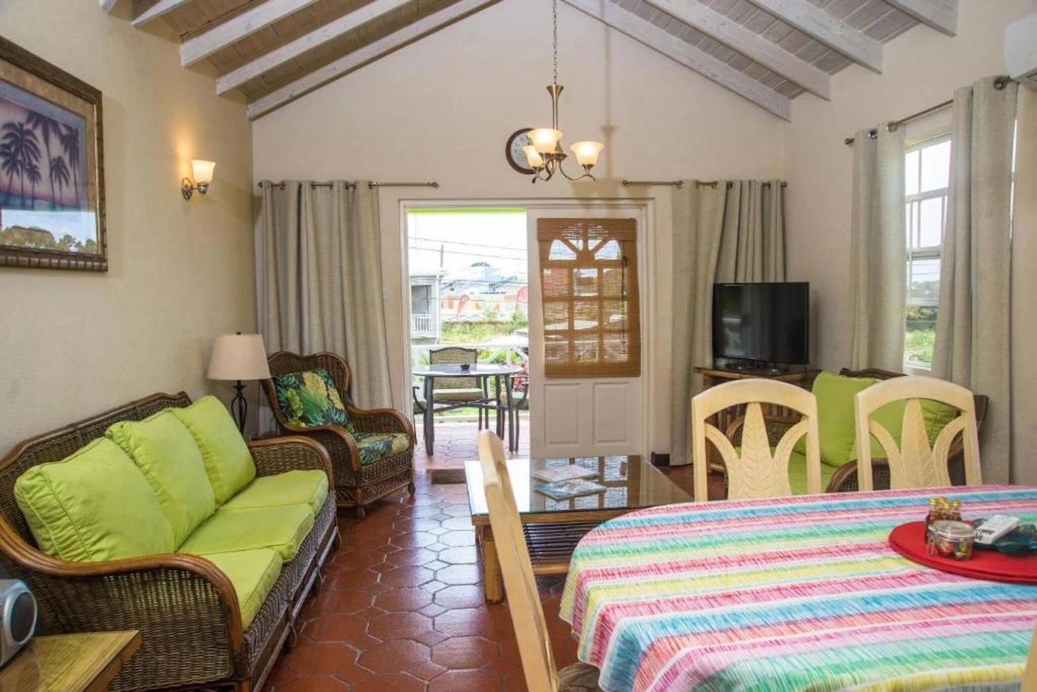 Apartment photo 2