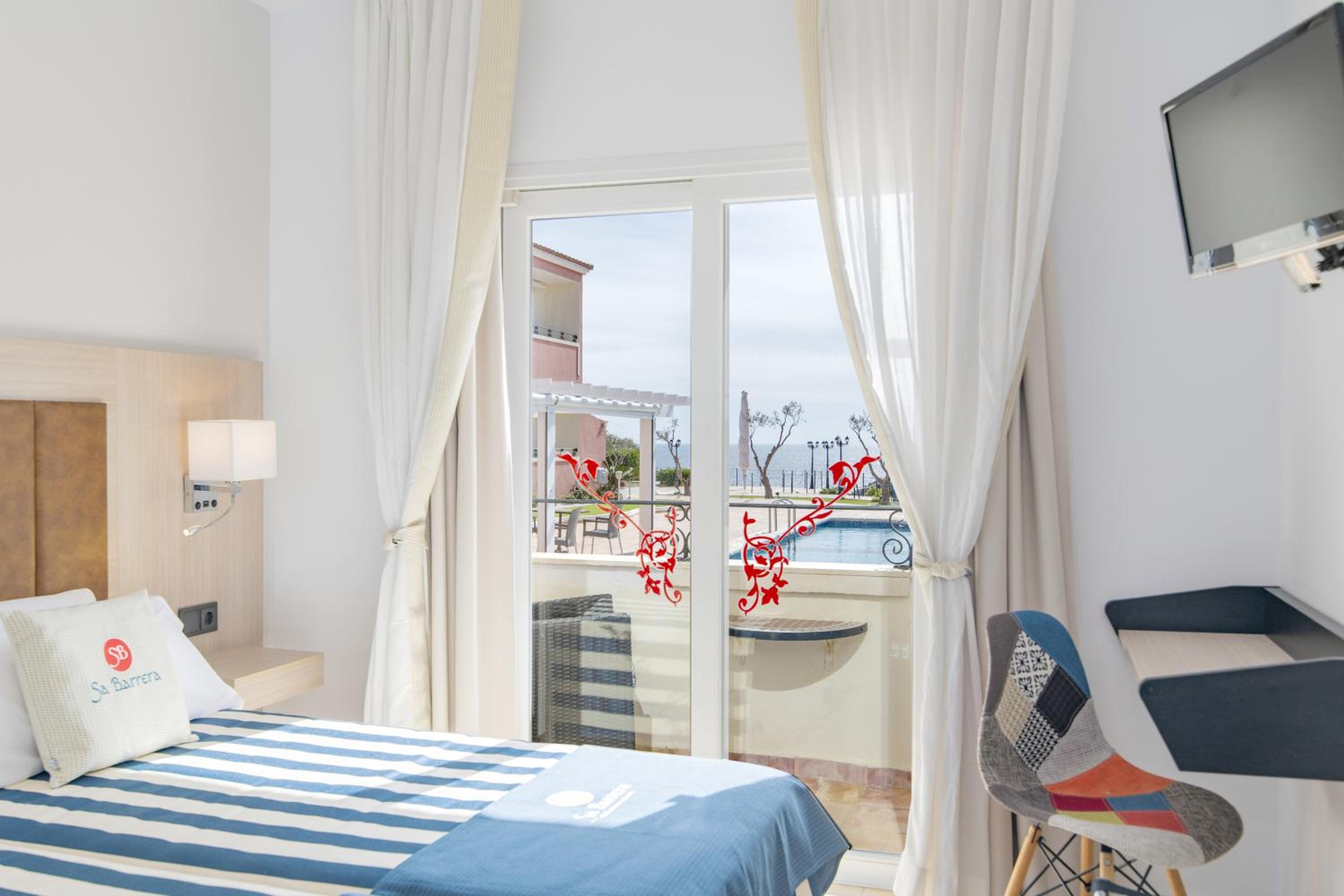 Habitación Doble con Balcón y Vista al Mar