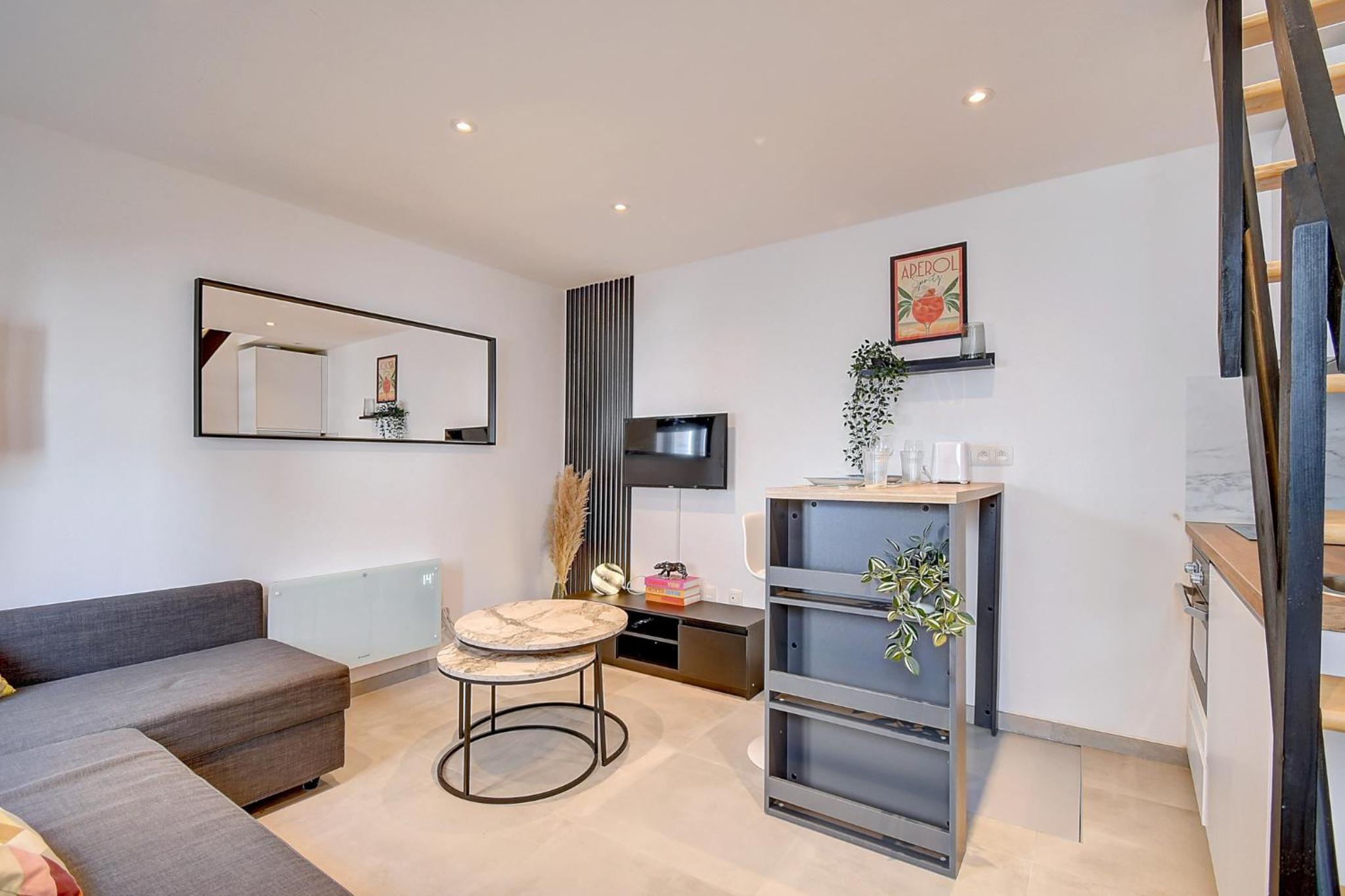 One-Bedroom House photo 1