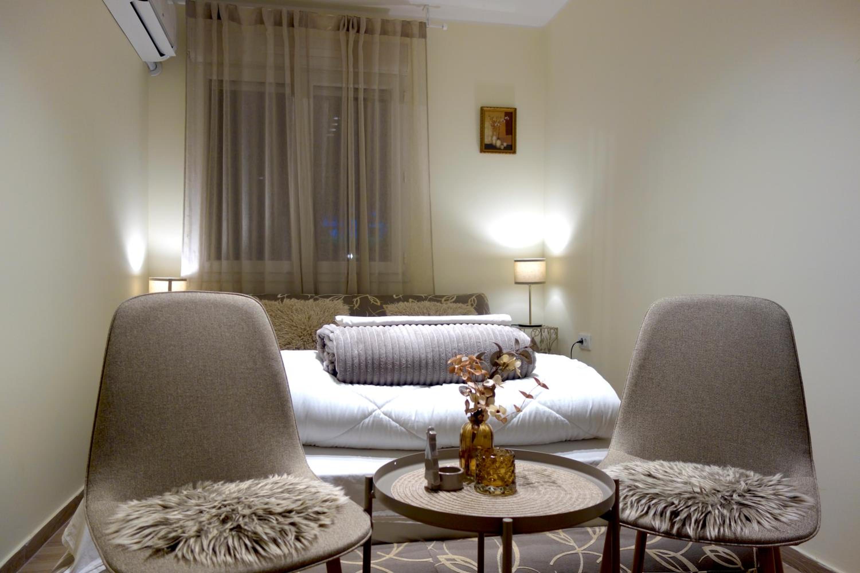Standard Queen Room