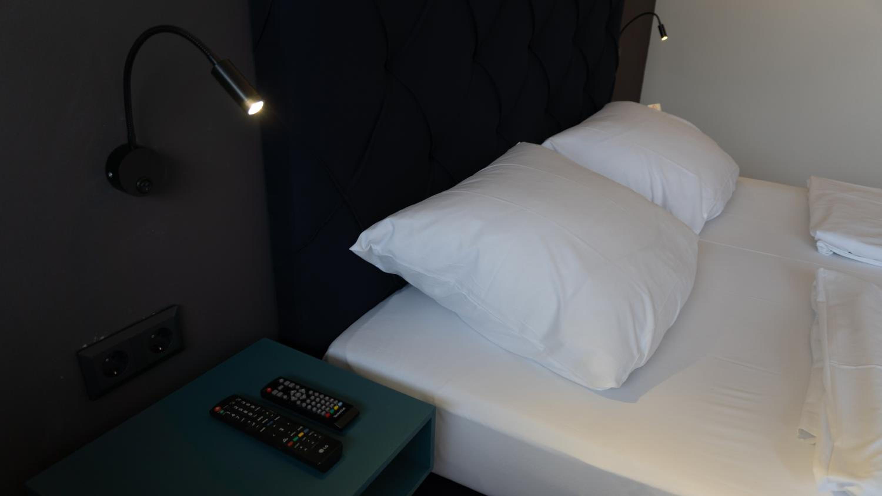 Double Room - Photo 15