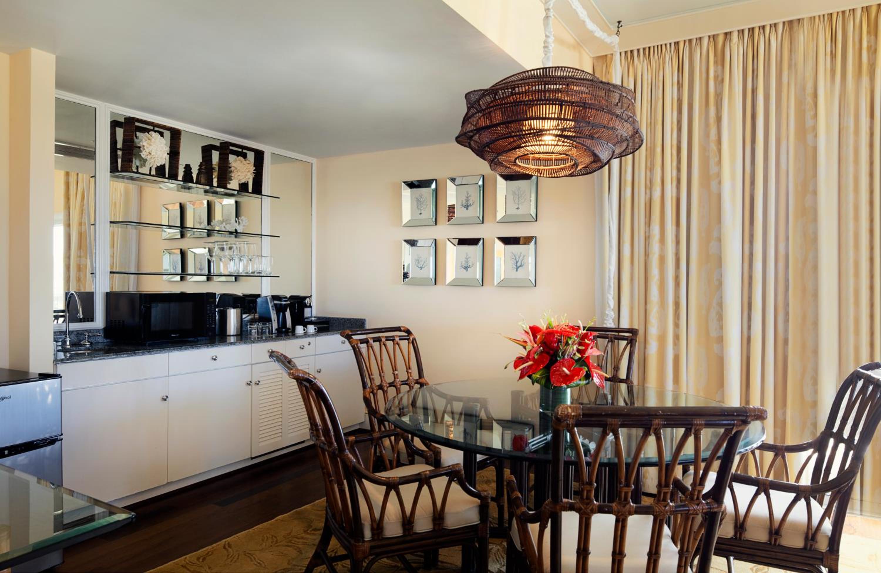The Kahala Hotel and Resort: Kahala Beach Suite photo