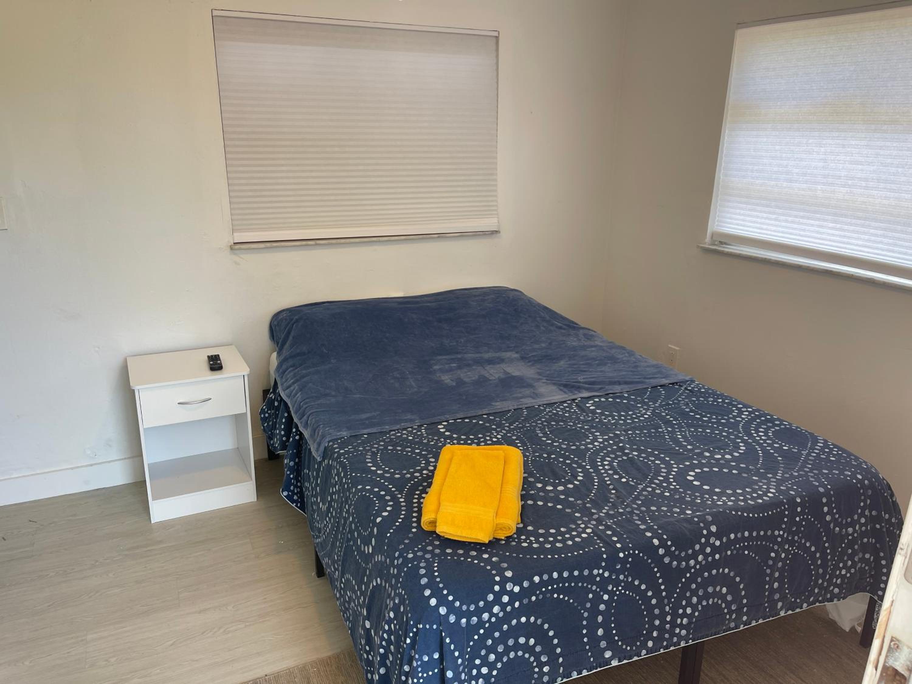 One-Bedroom Apartment photo 2