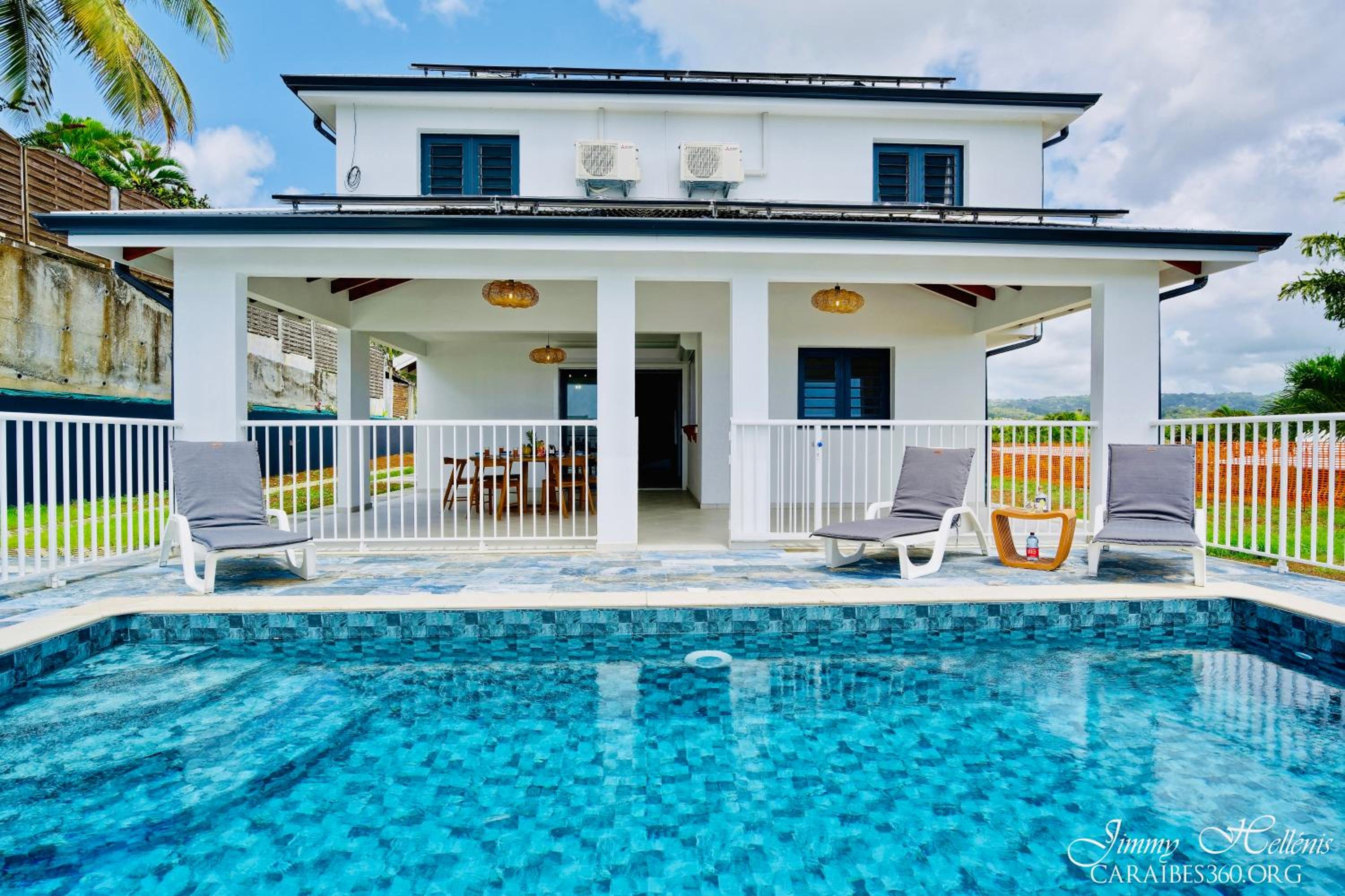 Three-Bedroom Villa photo 1