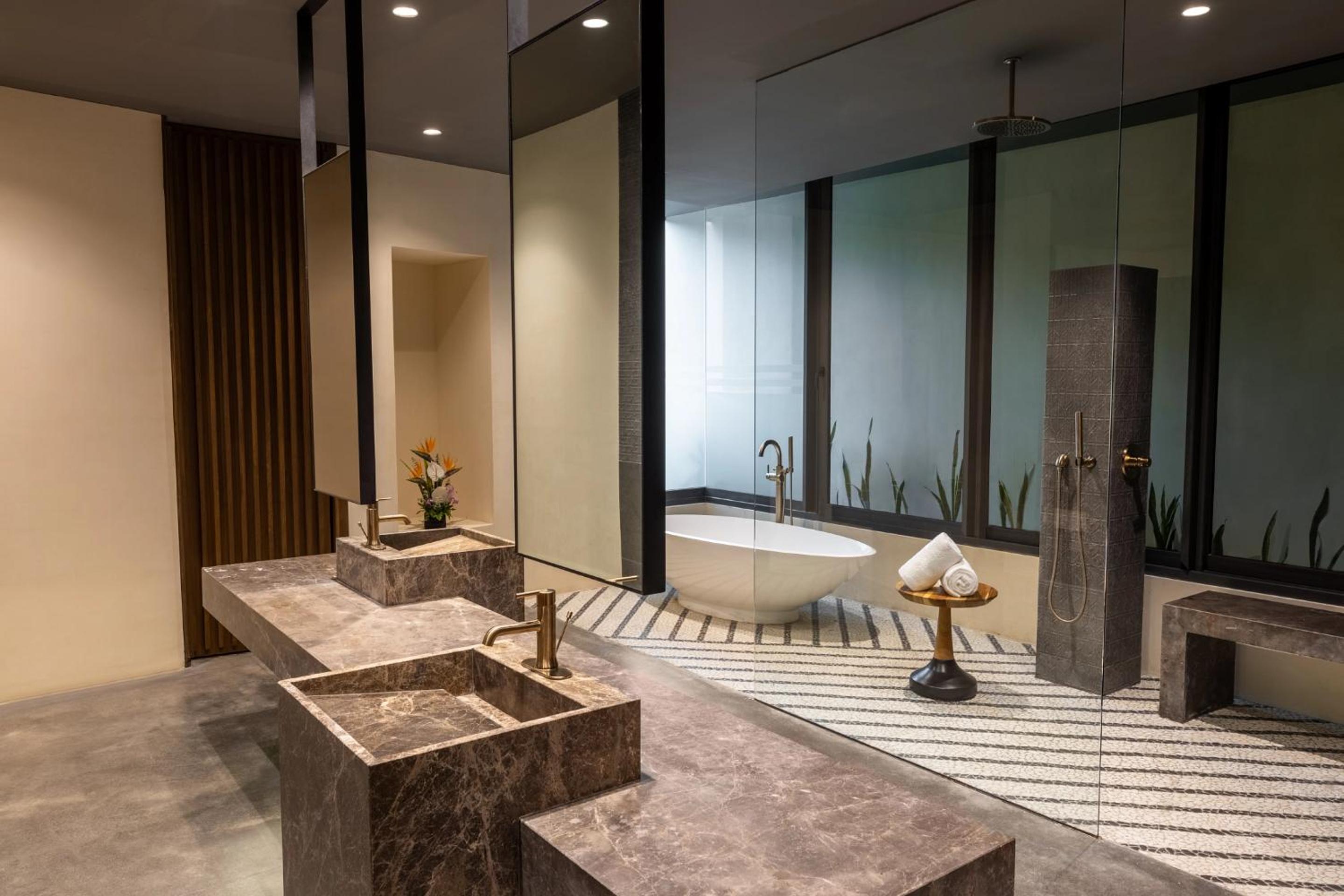 Preferred Club Master Suite, Swim Out