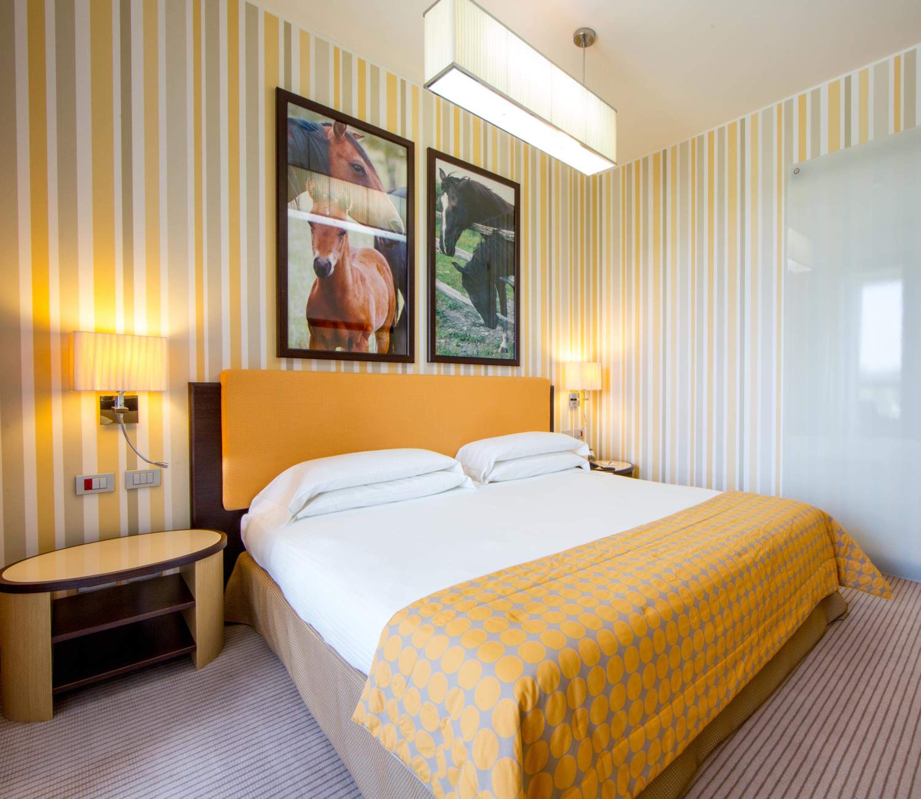 Double or Twin Room - Photo 6