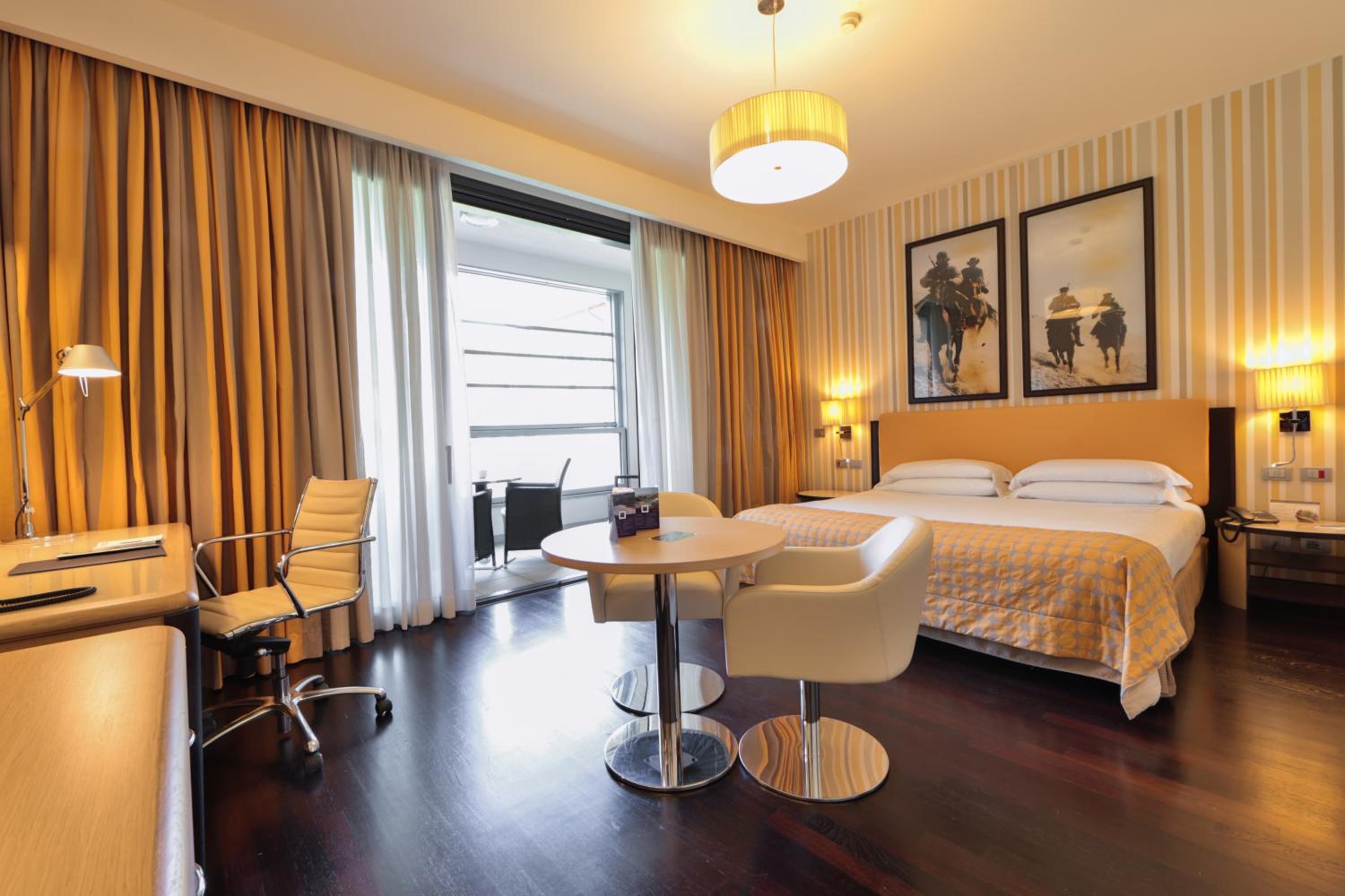 Deluxe Room - Photo 1