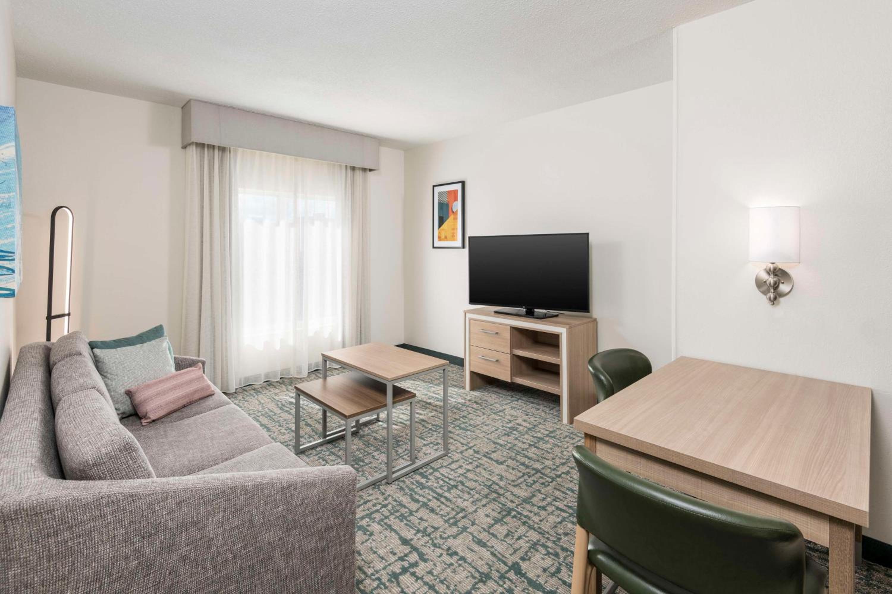 One-Bedroom King Suite - Non-Smoking - Photo 4