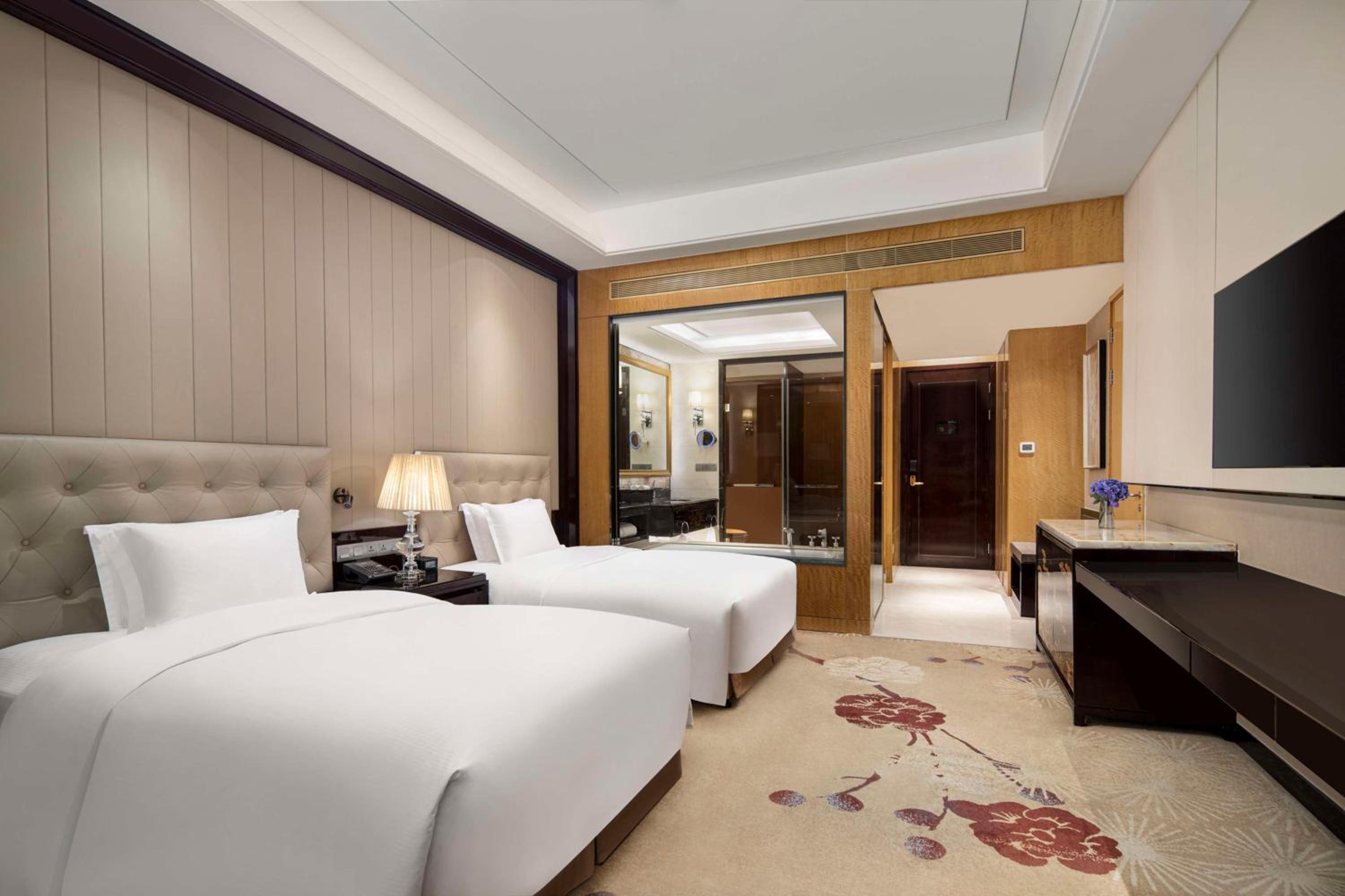 Twin Room - Photo 3