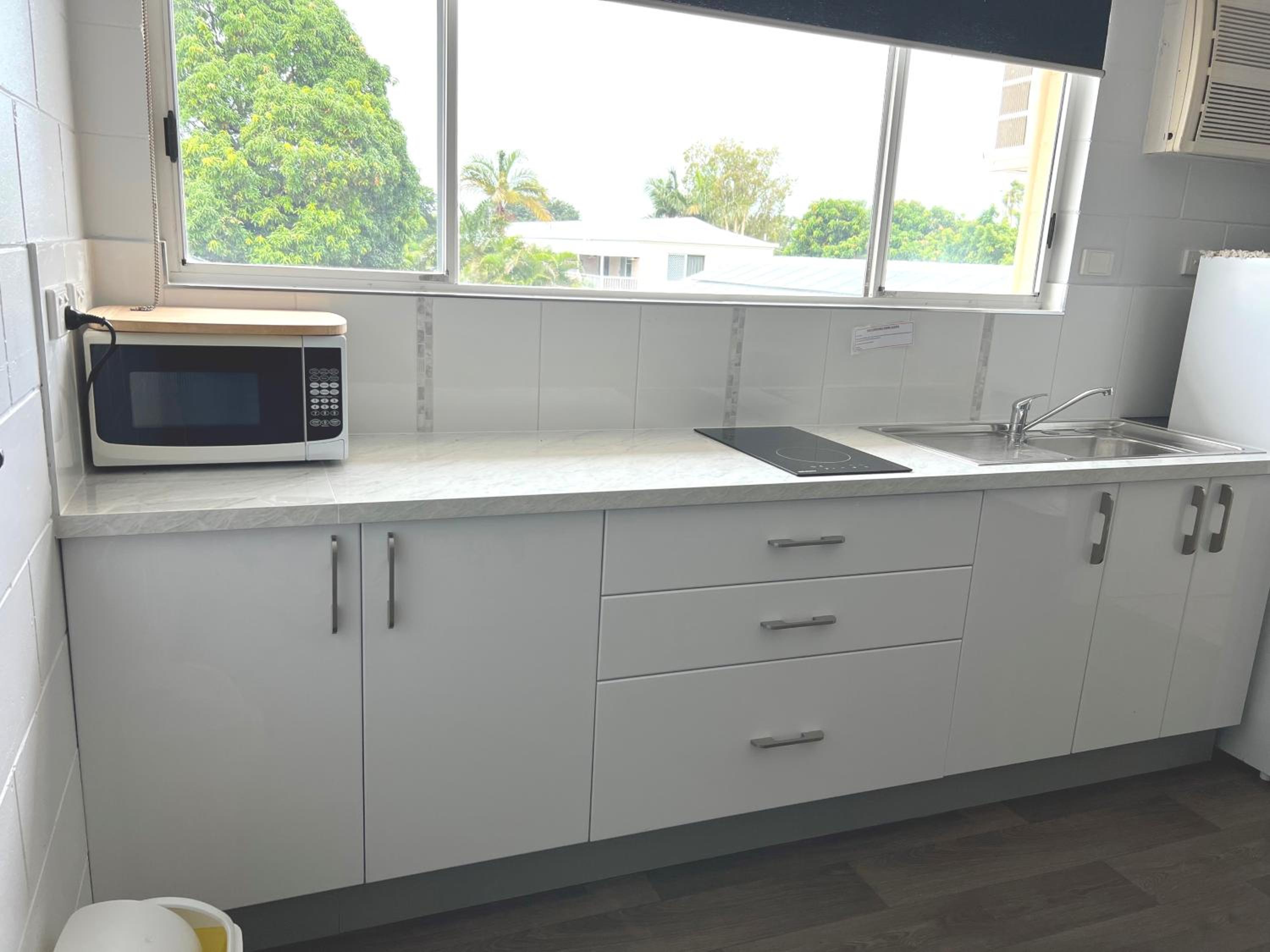 Family Room with Kitchenette - Upstairs - Photo 8