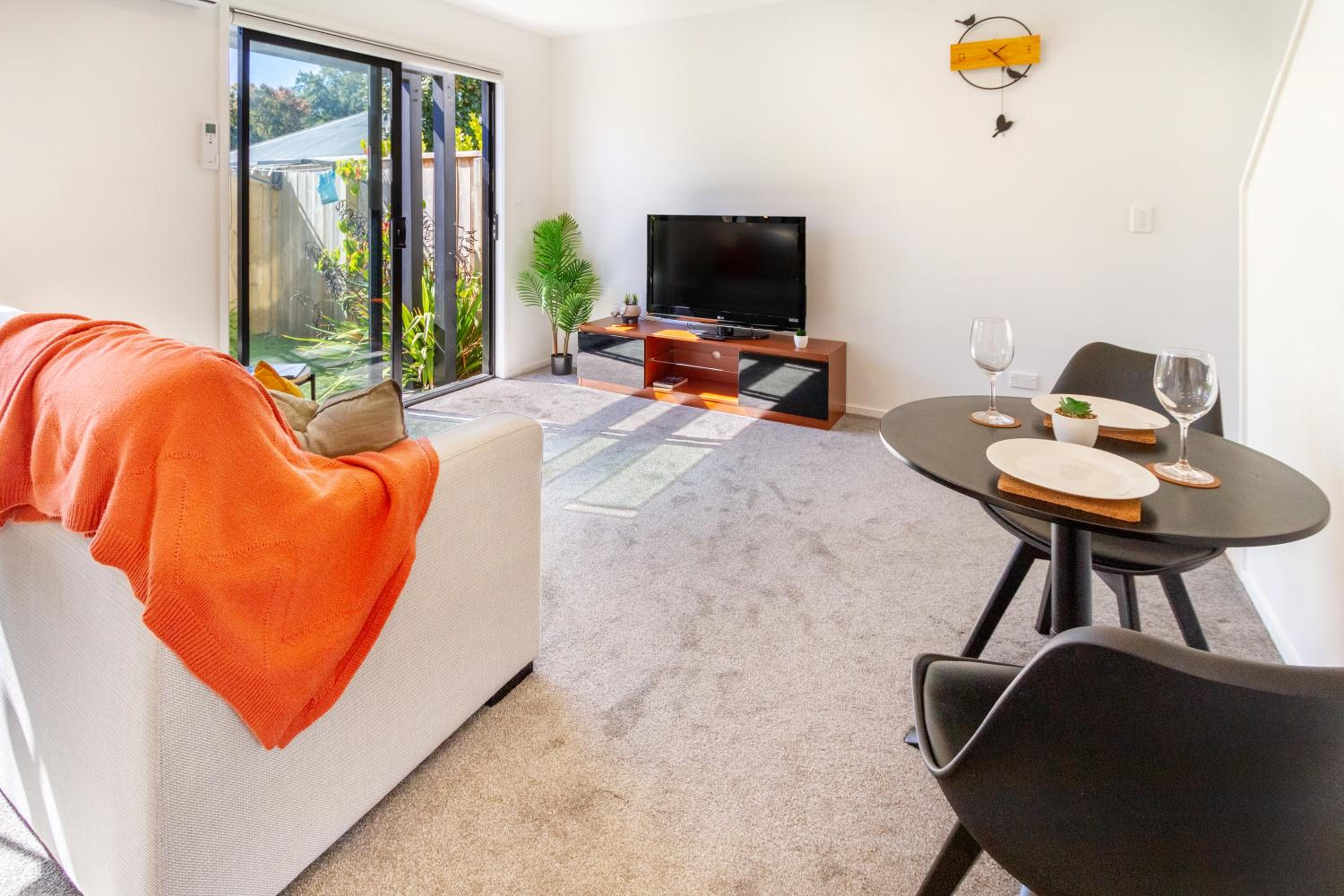 One-Bedroom Apartment - Photo 1