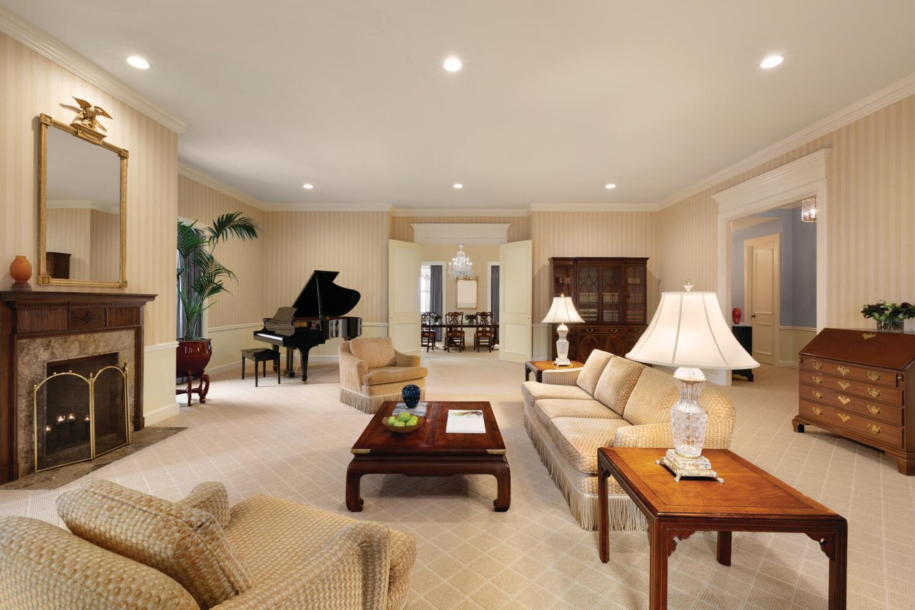 Cascade Presidential Suite with One King Bed and Two Bathrooms