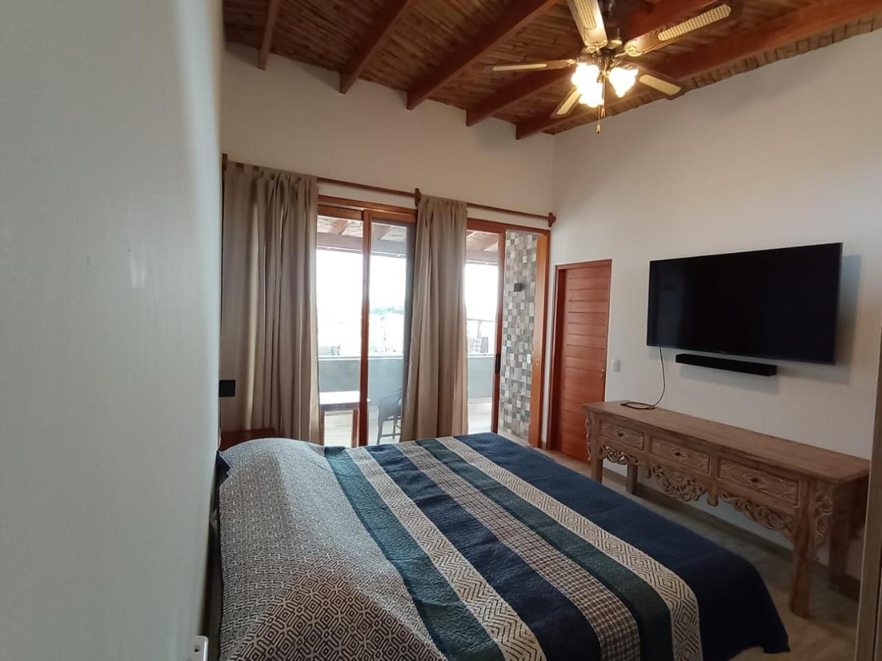 Deluxe King Room photo 3