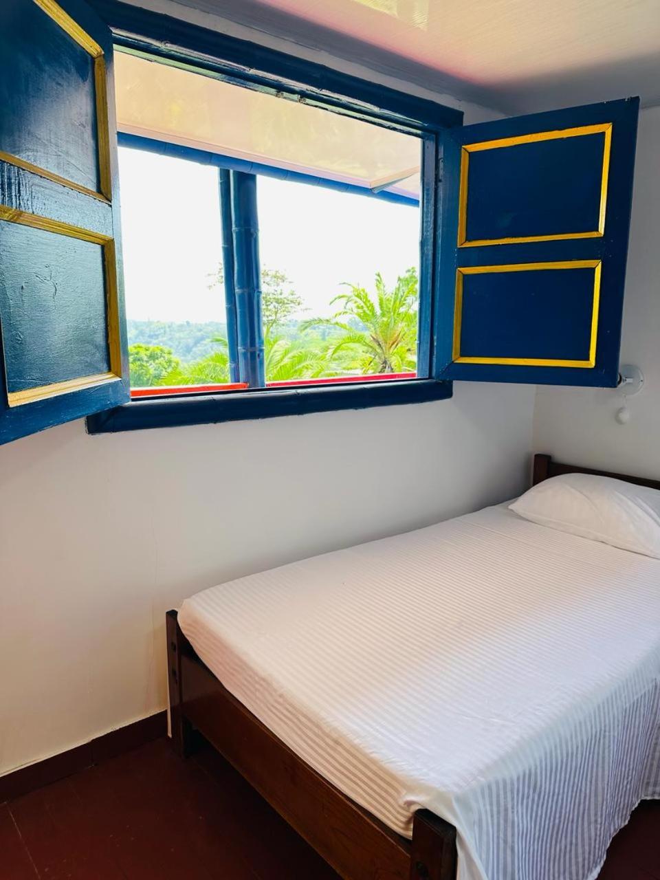Quadruple Room with Private Bathroom photo 1