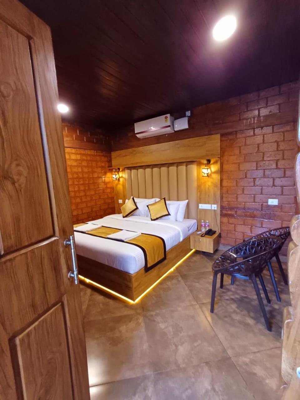 Standard Triple Room with Sea View photo 1