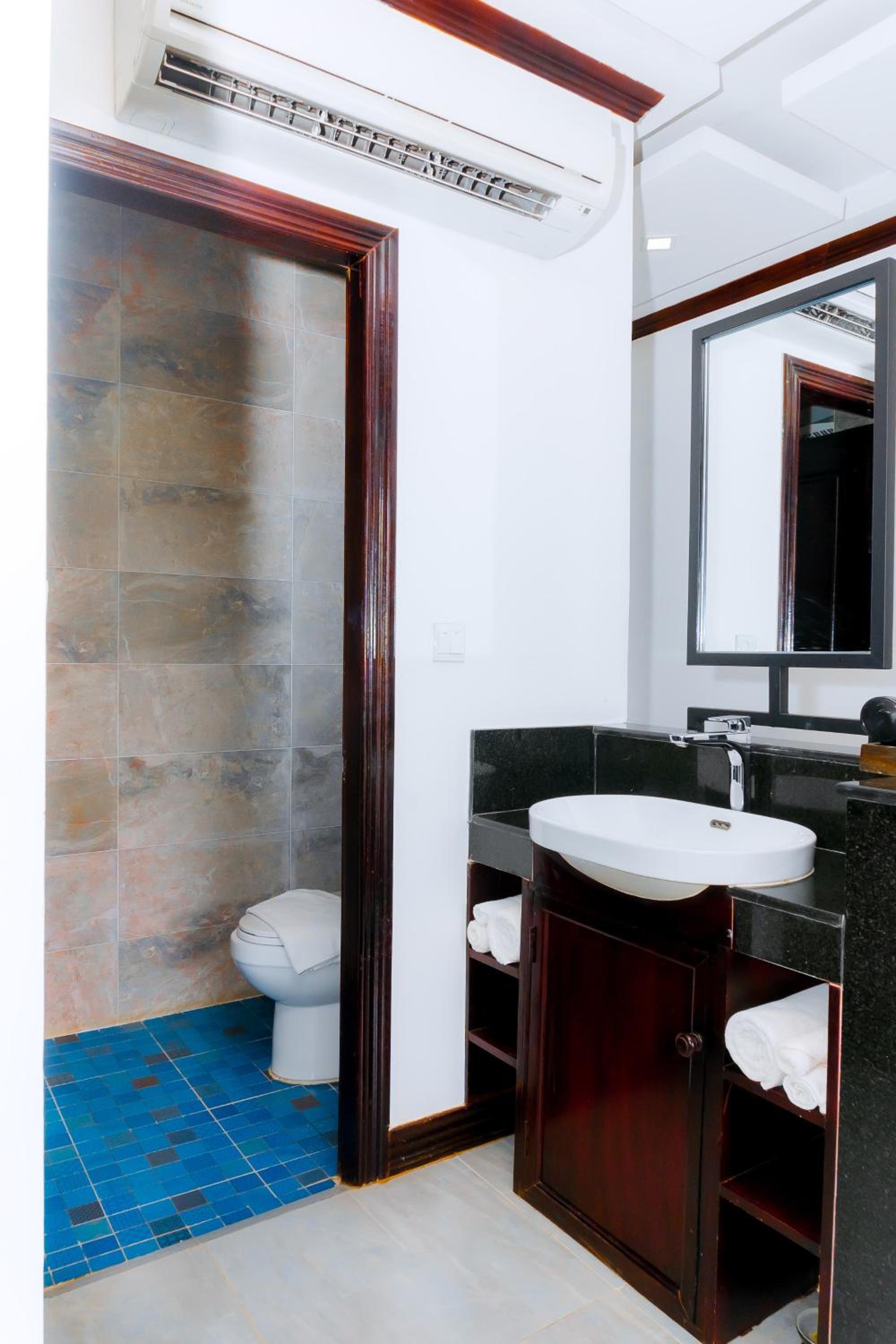 Deluxe Double Room - Photo 9