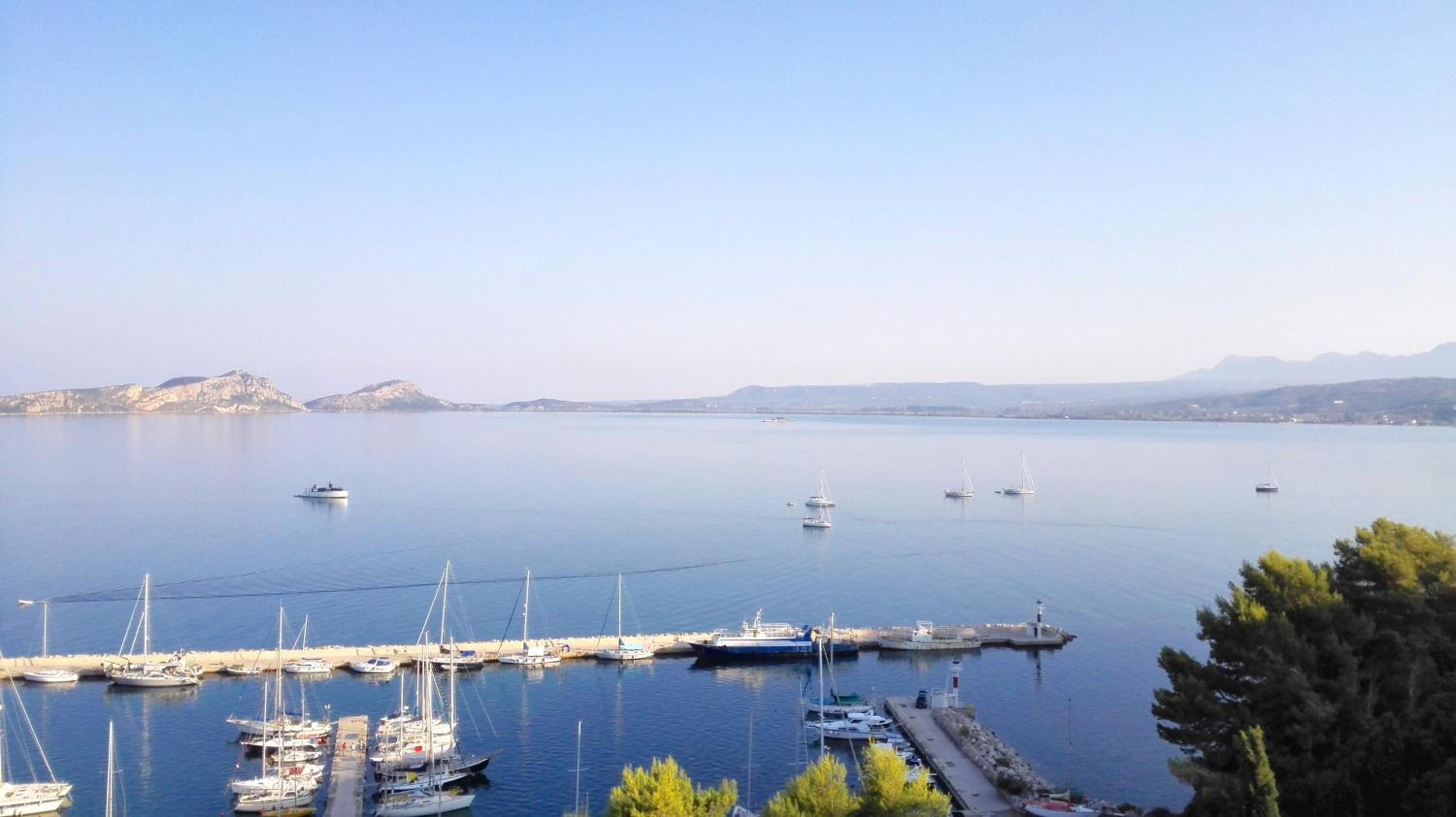 Студия с видом на море