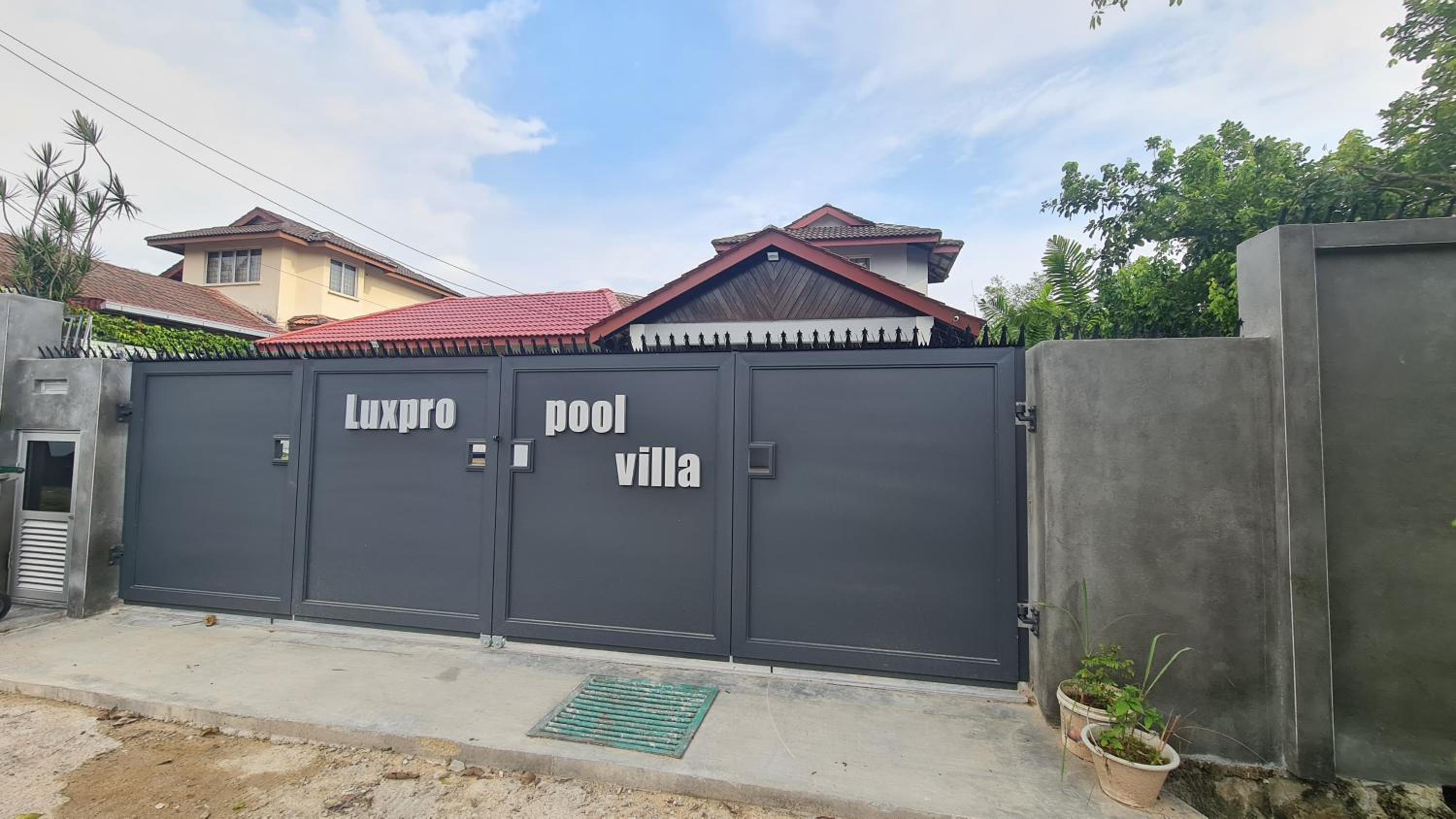 Three-Bedroom Villa photo 1