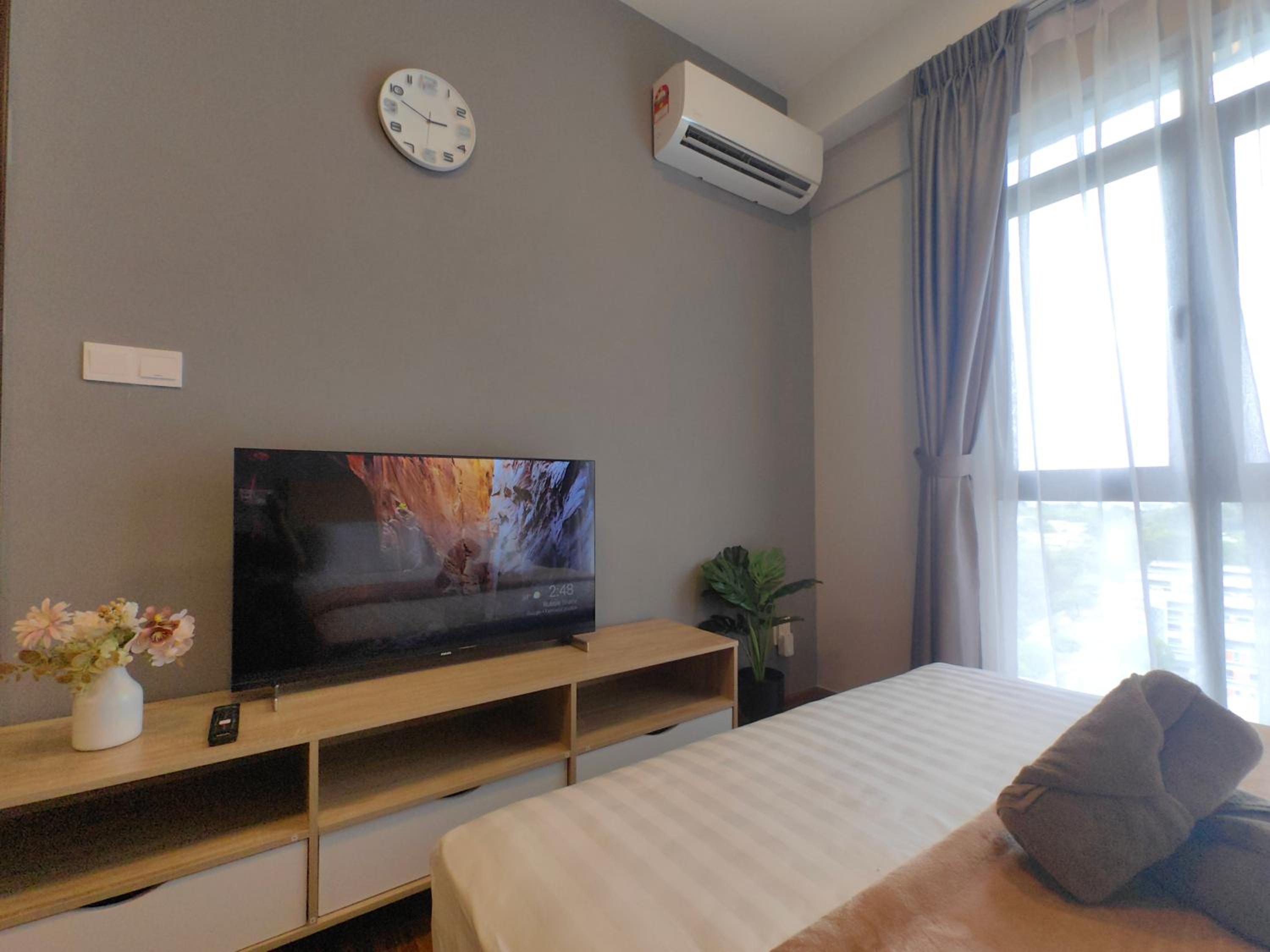 Deluxe Queen Room - Photo 3