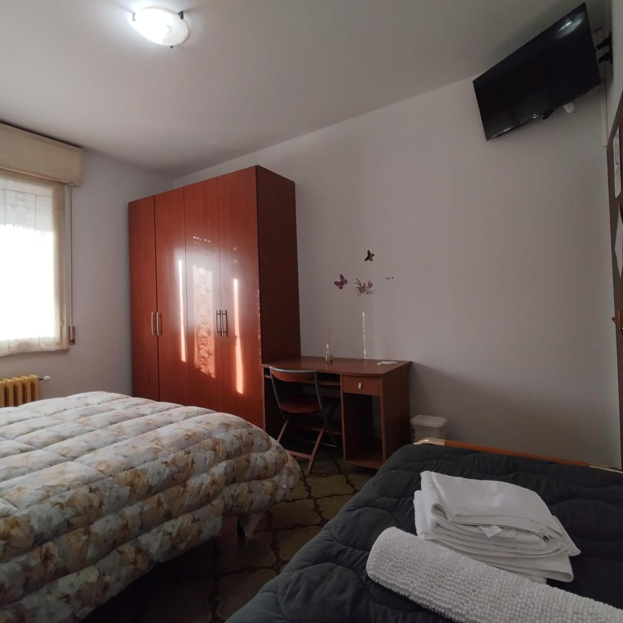 Large Double Room photo 1