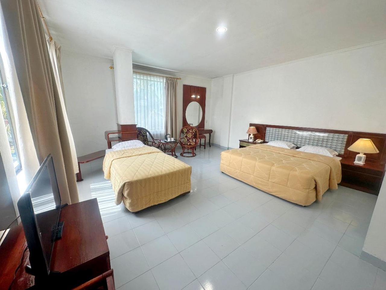Deluxe Family Room - Photo 3