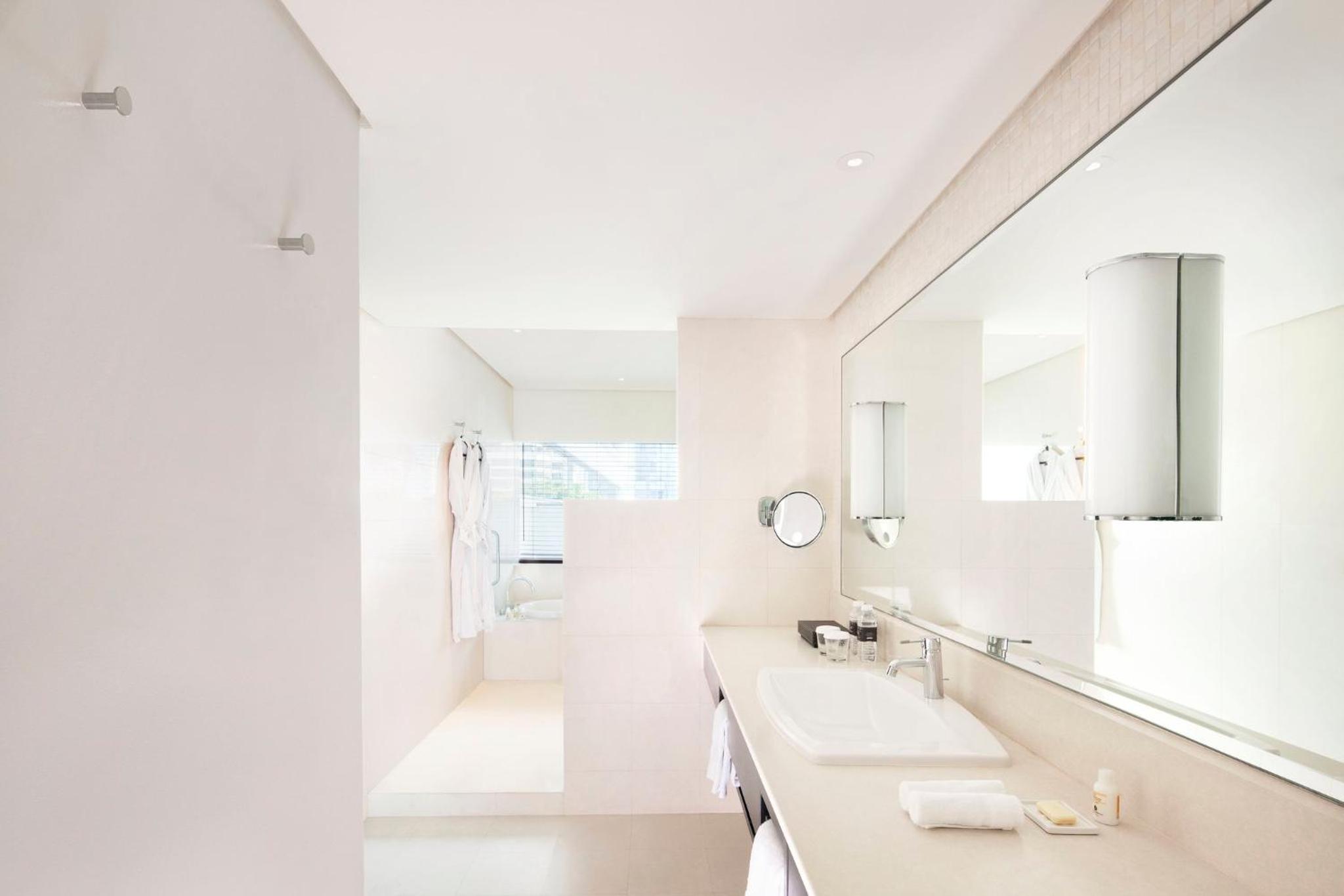 Metropolitan Room King photo 2