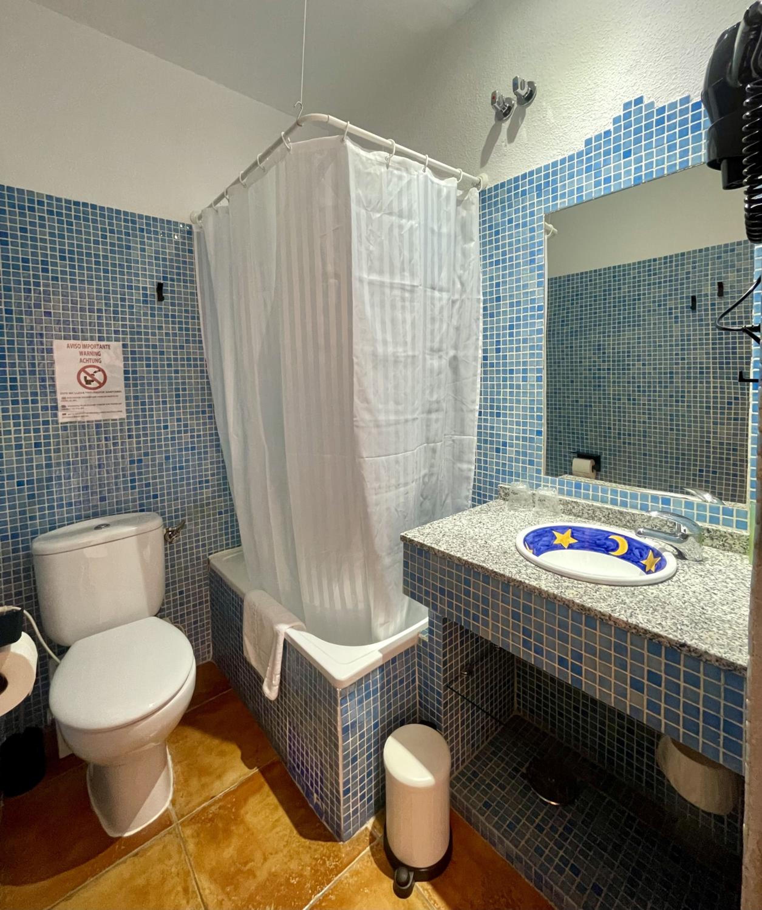 Double Room with Extra Bed photo 2