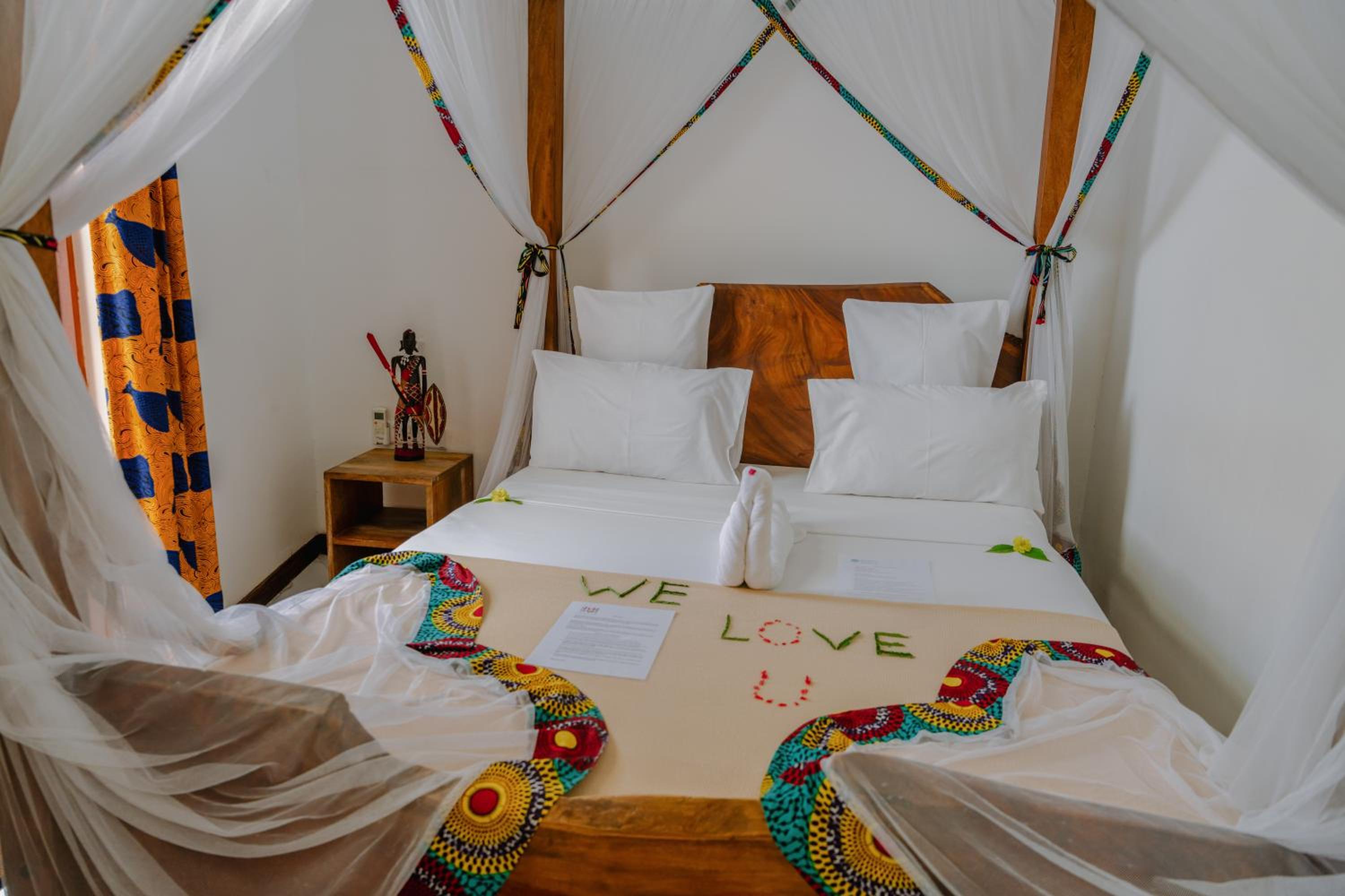 Deluxe Double Room with Balcony - Photo 2