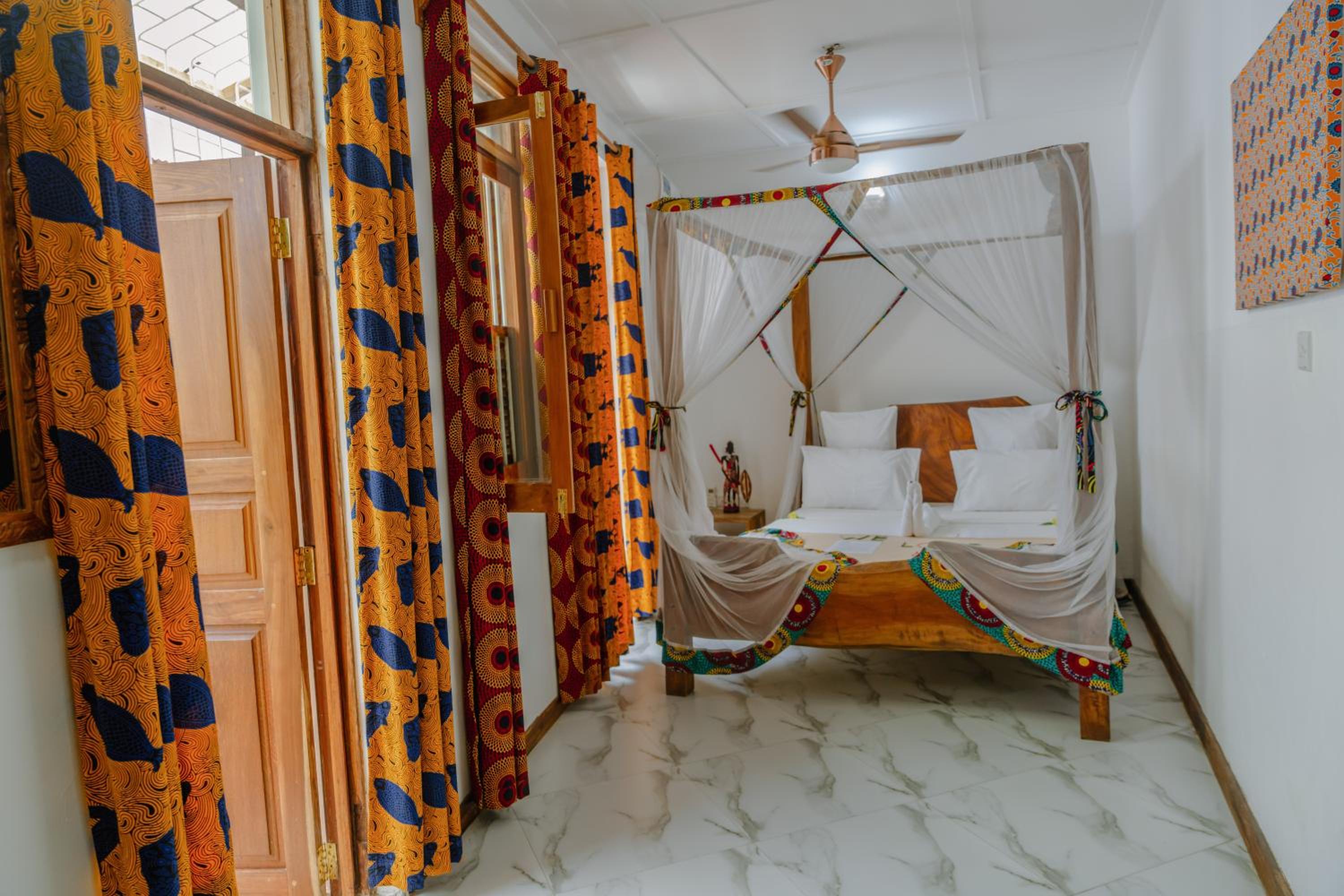 Deluxe Double Room with Balcony - Photo 4