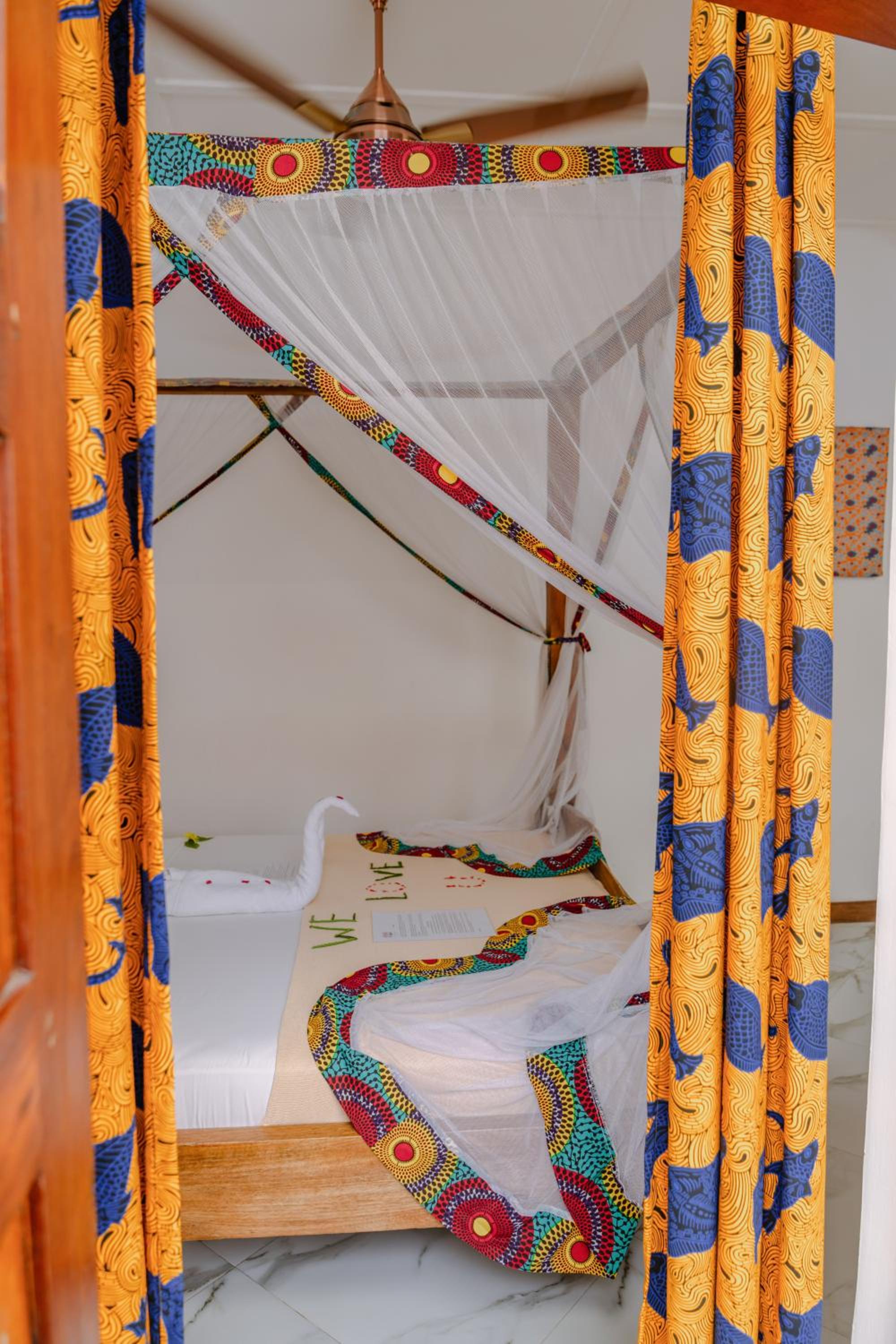 Deluxe Double Room with Balcony - Photo 6