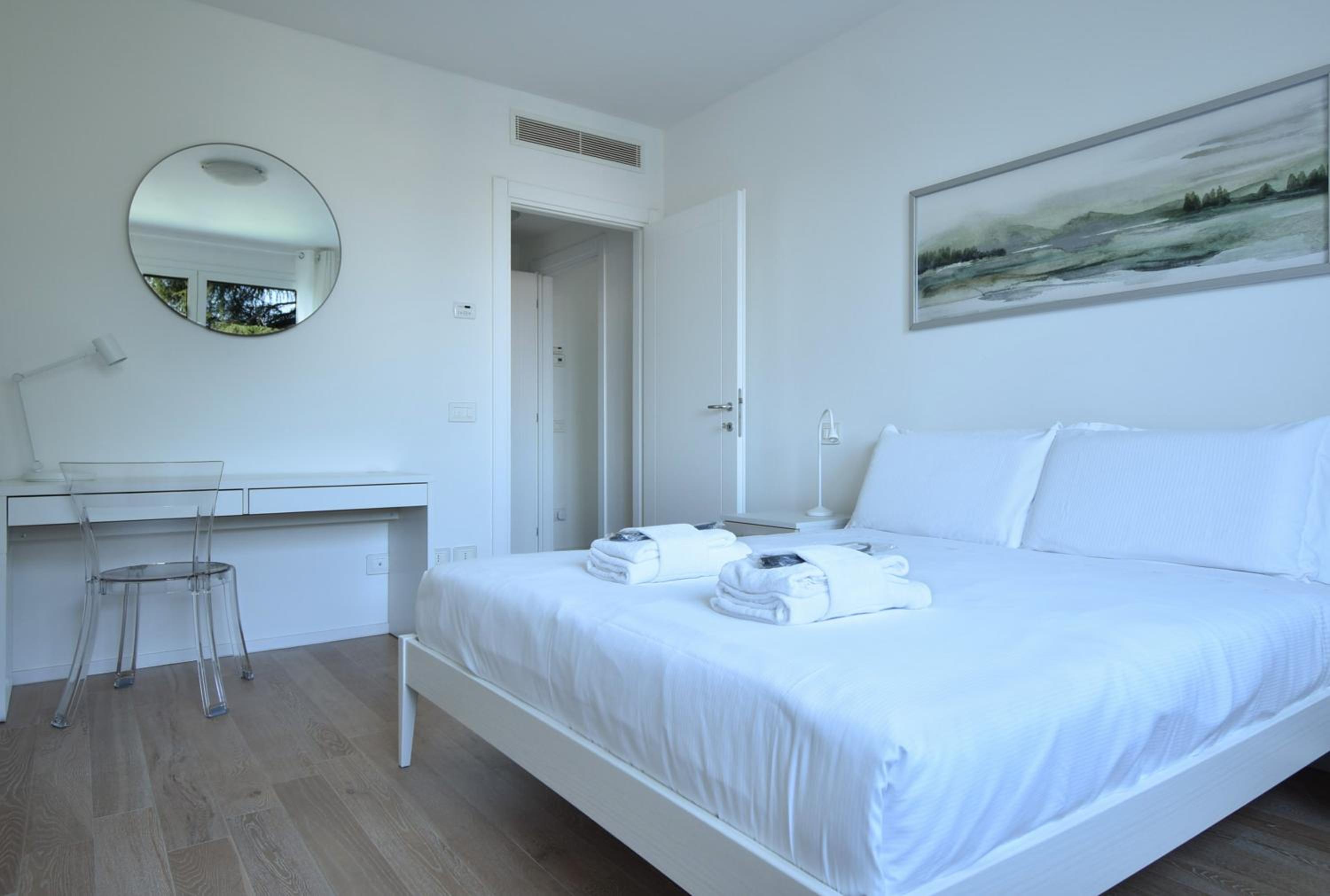 Apartment with Balcony photo 1