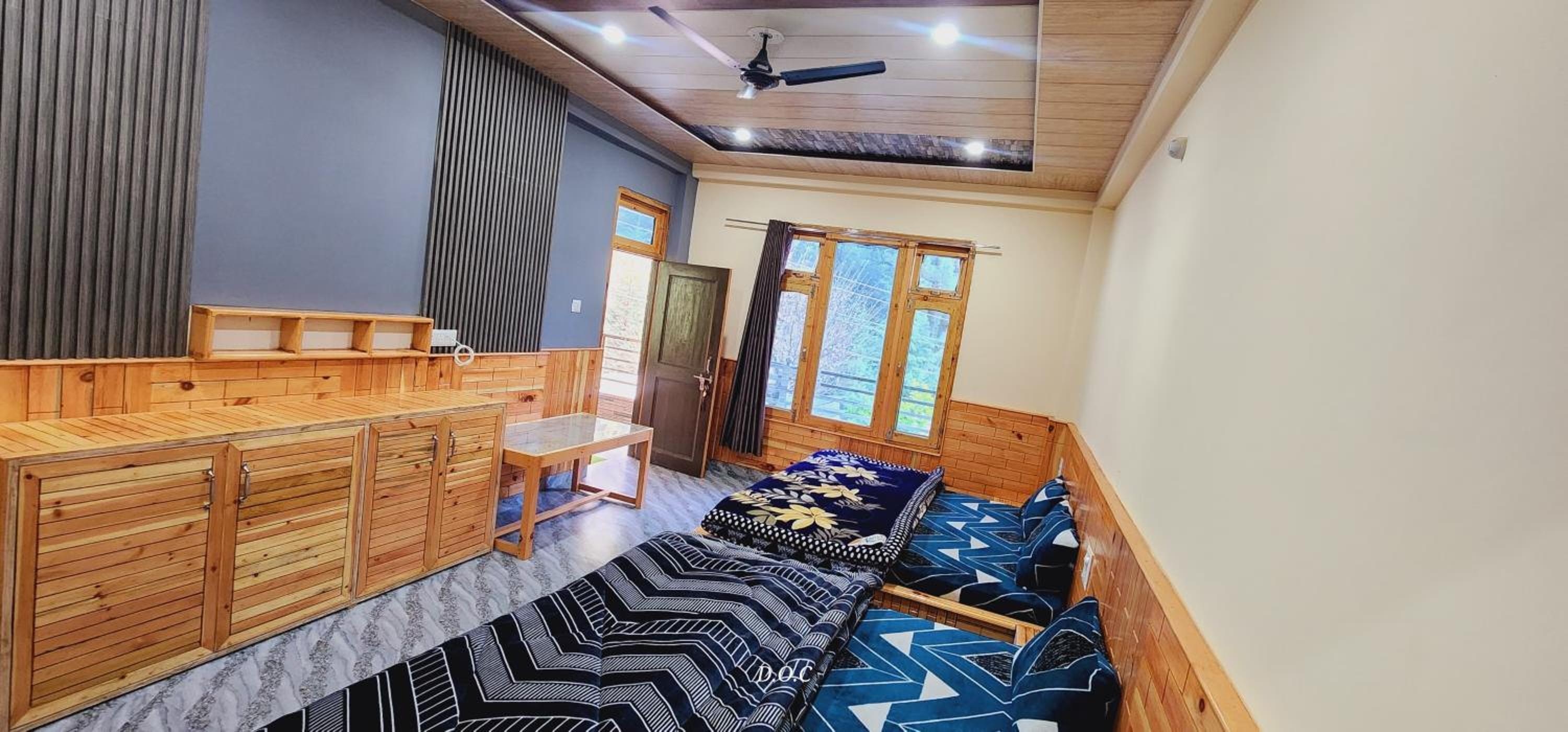 King Room with Mountain View photo 3