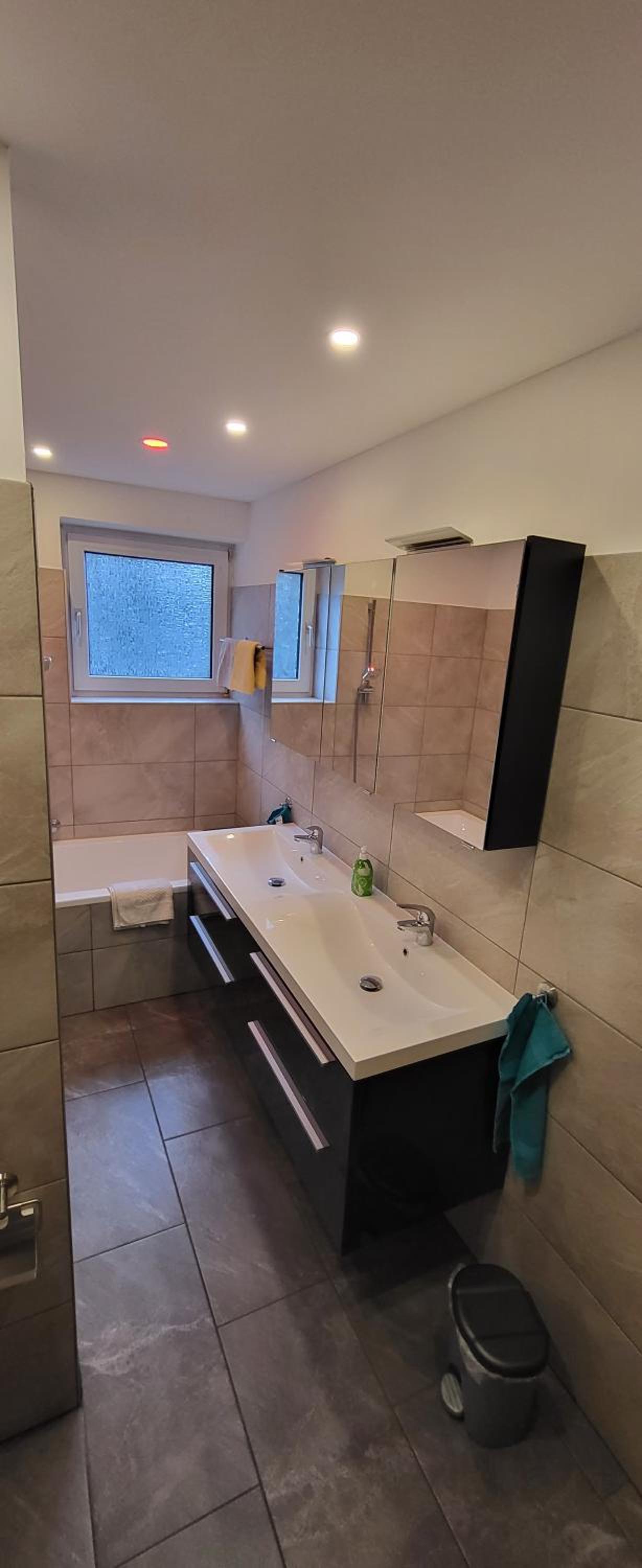 Apartment - Split Level - Photo 3