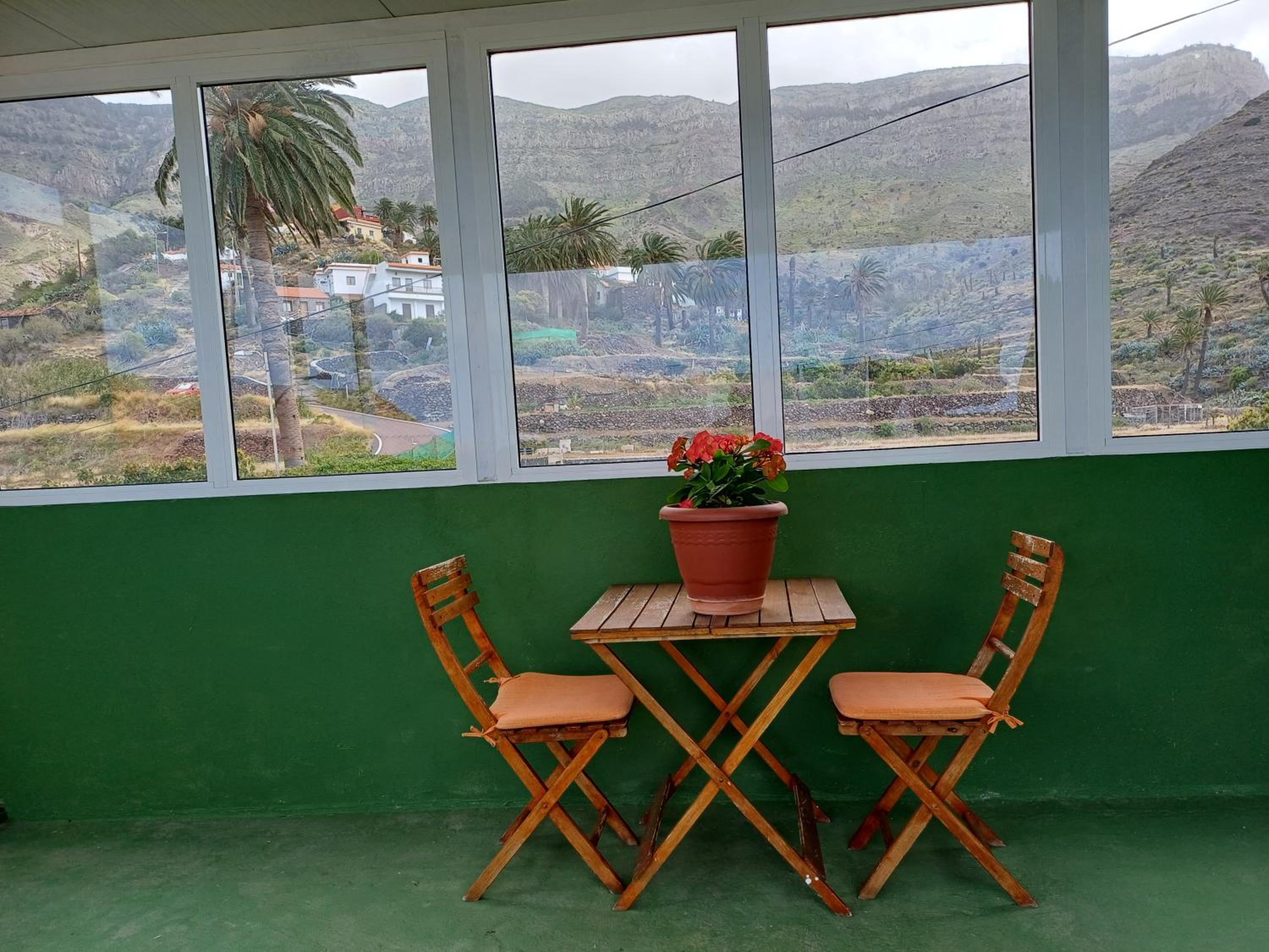 Apartment with Balcony photo 2