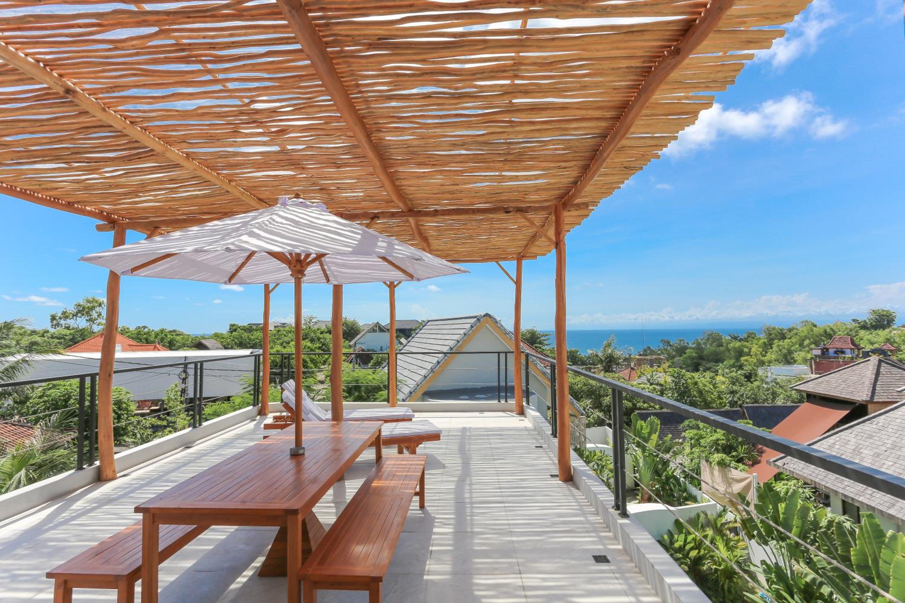 Three-Bedroom Villa - Photo 8
